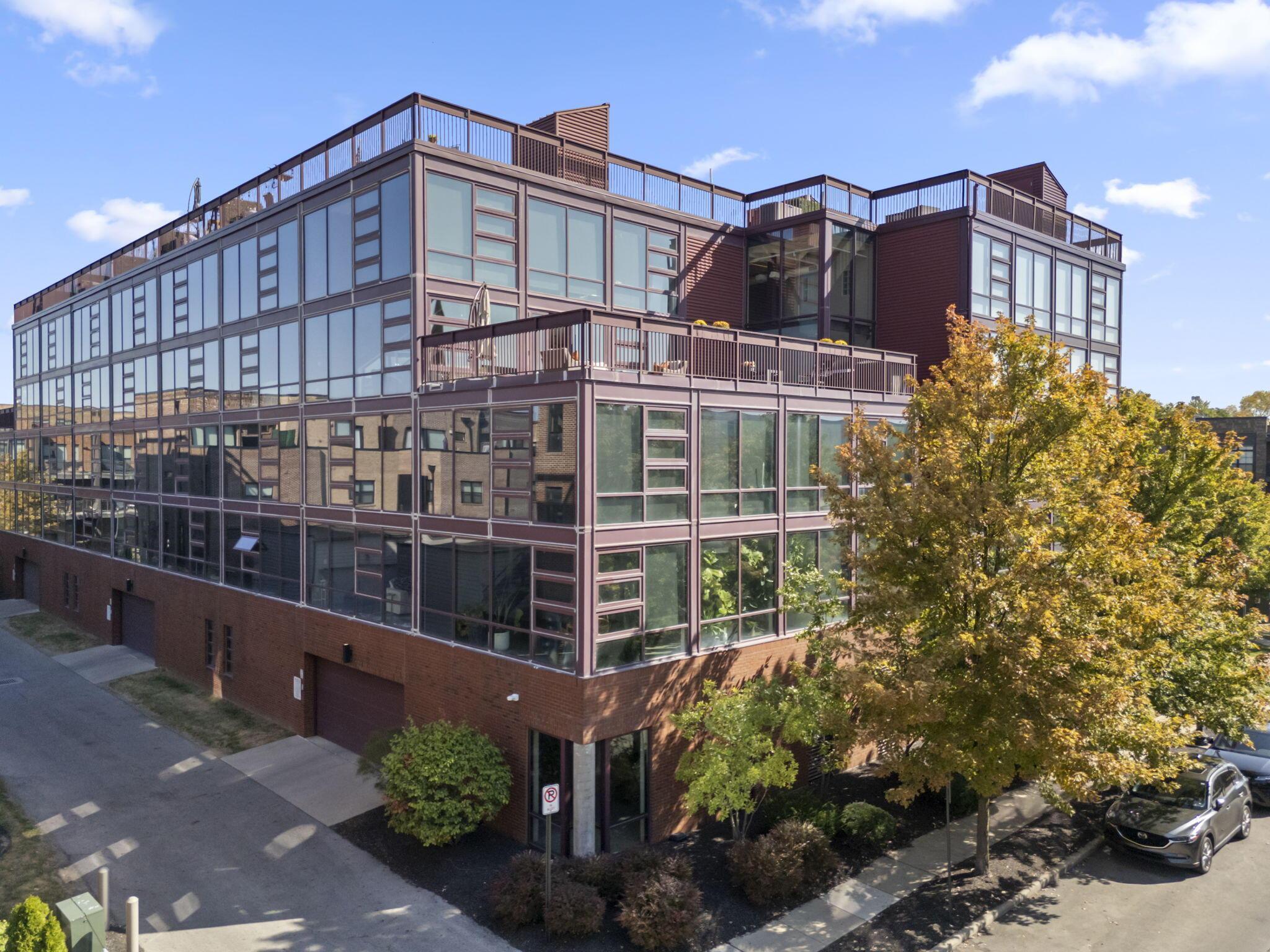 367 Auden Avenue, 302