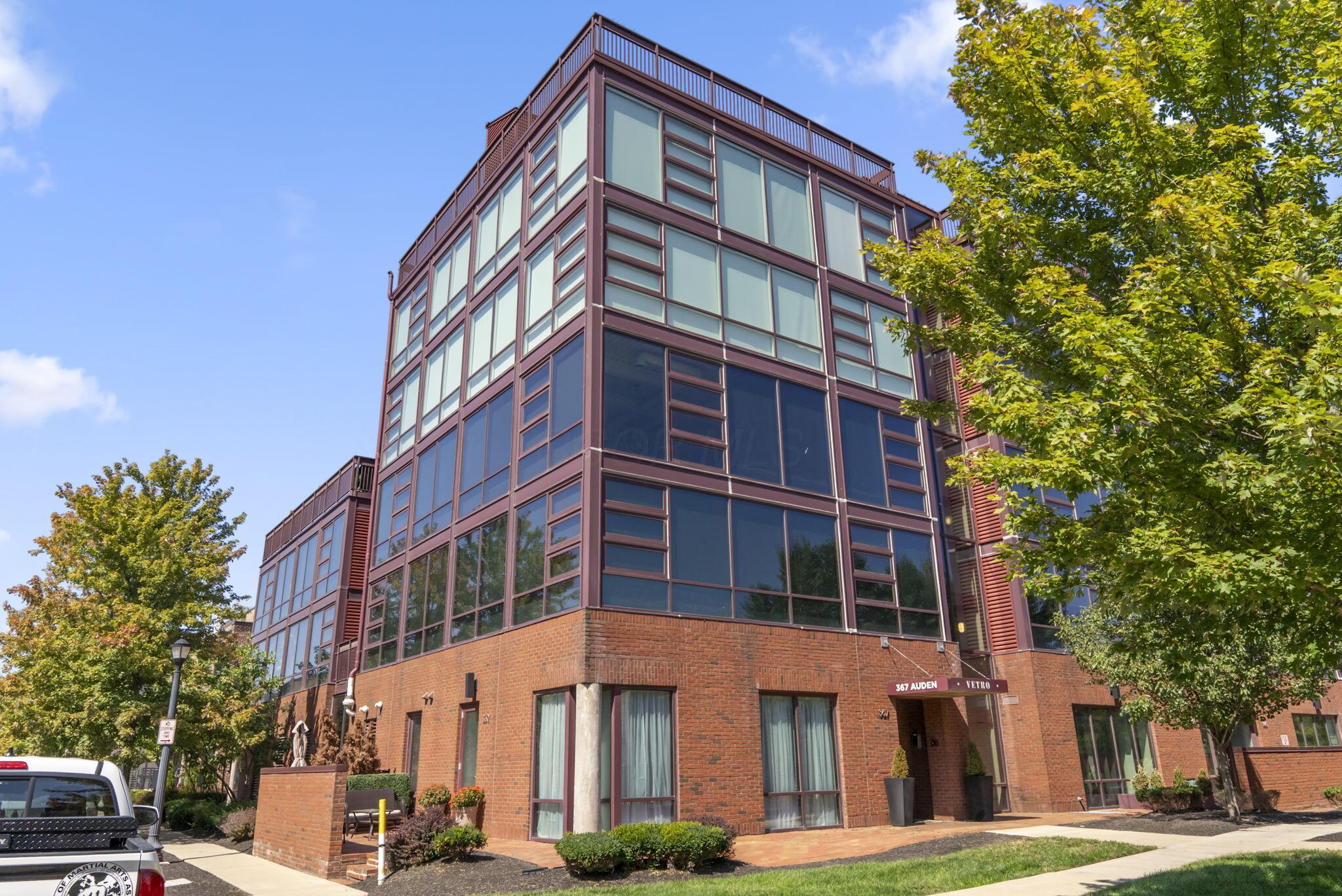 367 Auden Avenue, 302