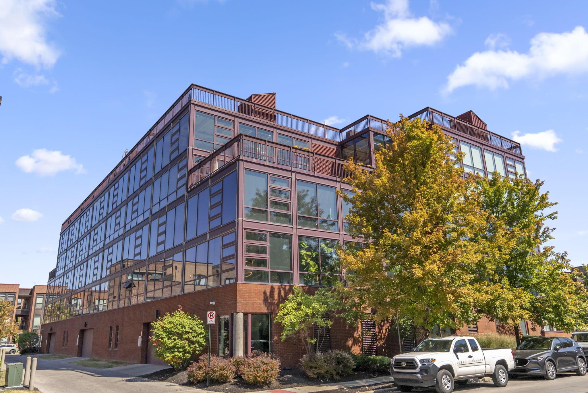 367 Auden Avenue, 302