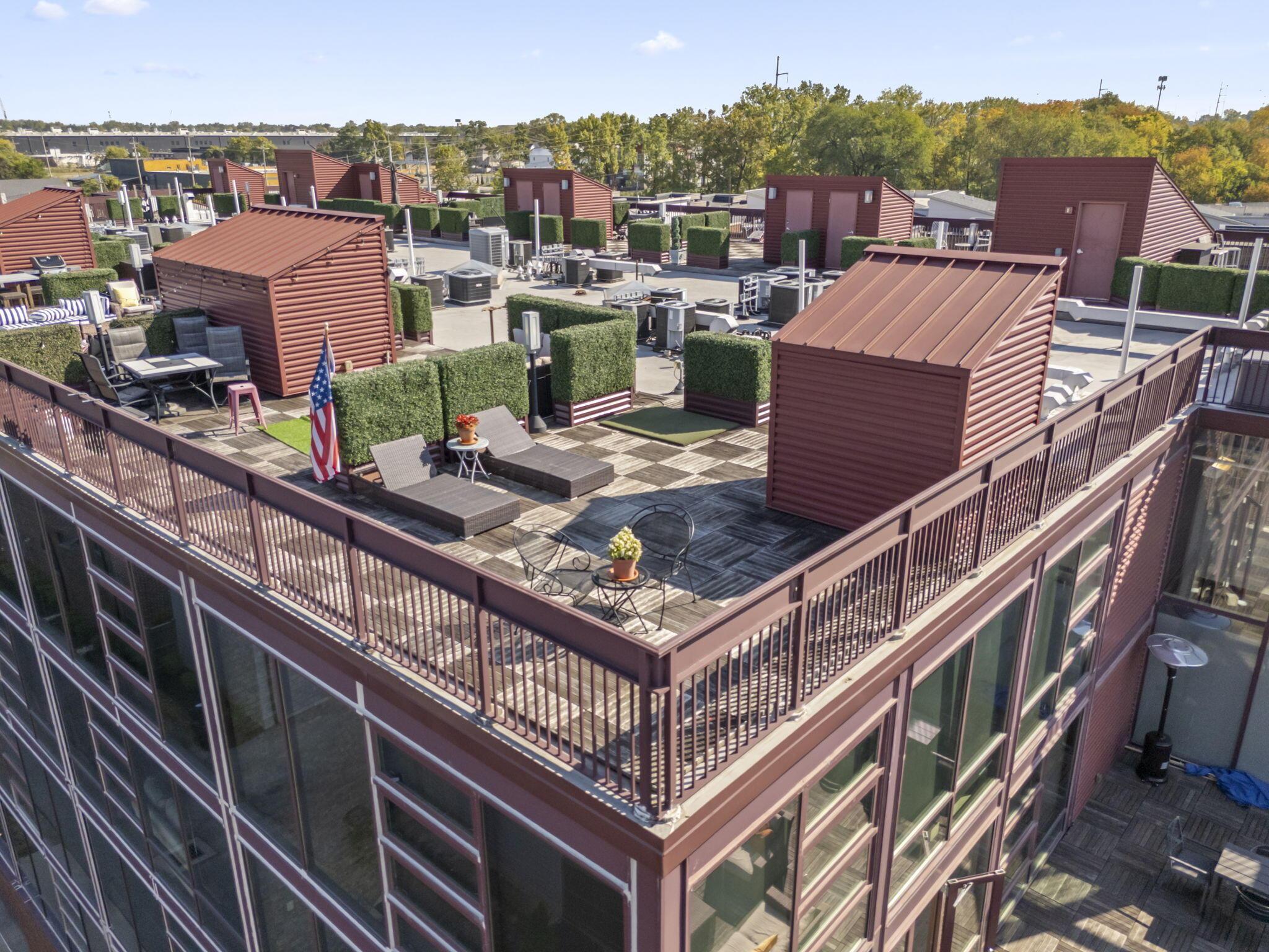 367 Auden Avenue, 302