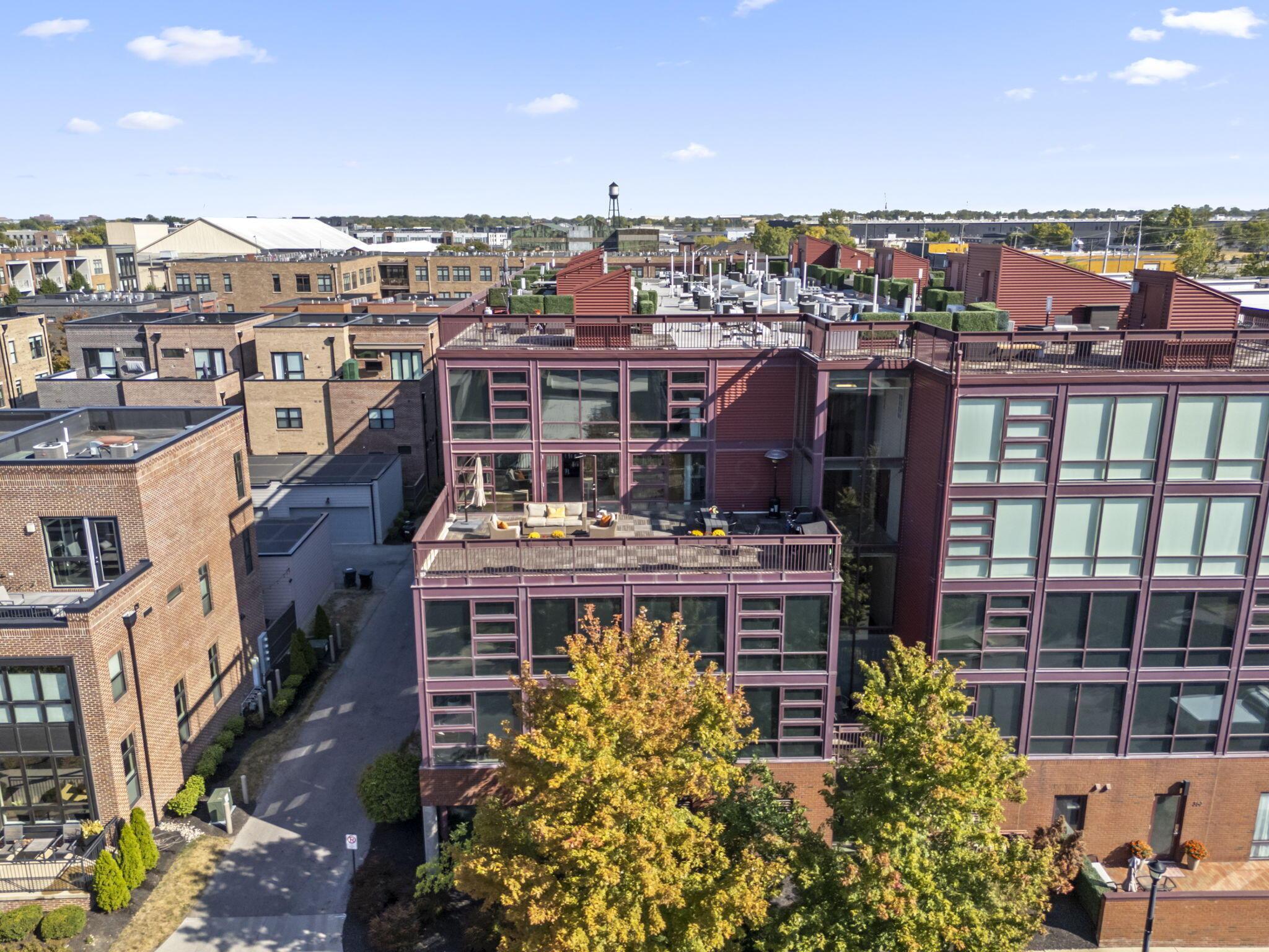 367 Auden Avenue, 302