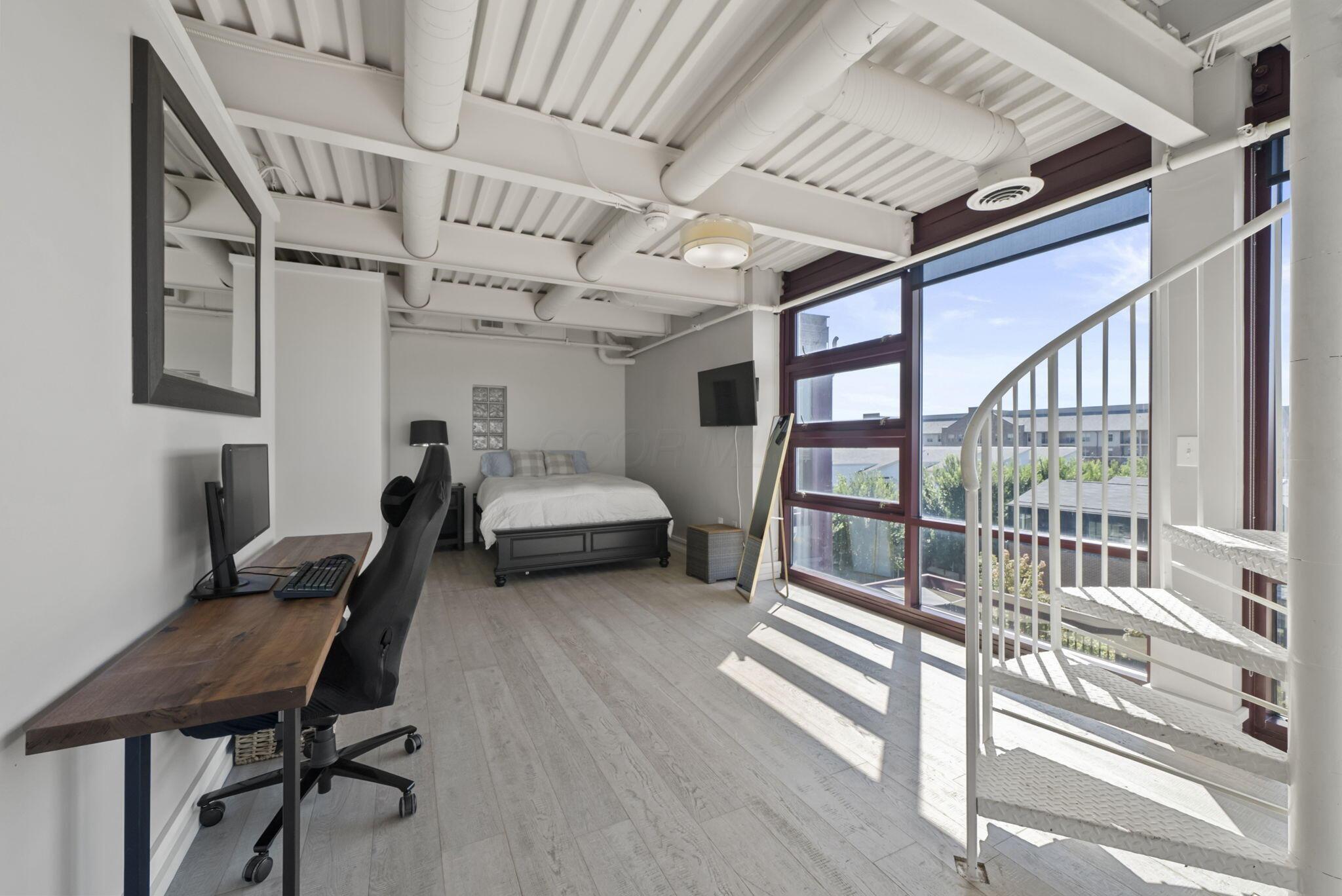 367 Auden Avenue, 302