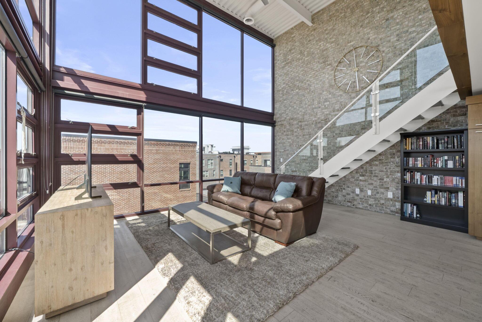 367 Auden Avenue, 302