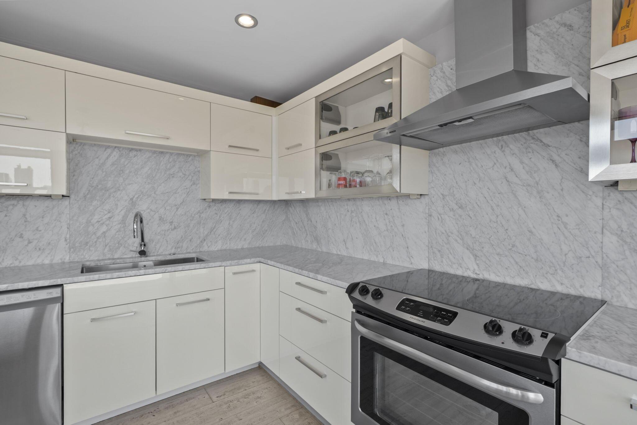 367 Auden Avenue, 302