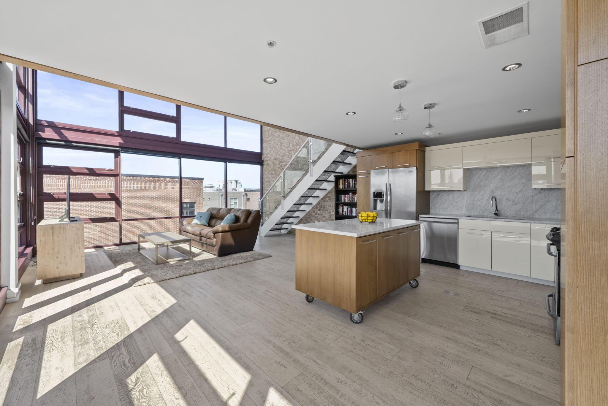 367 Auden Avenue, 302