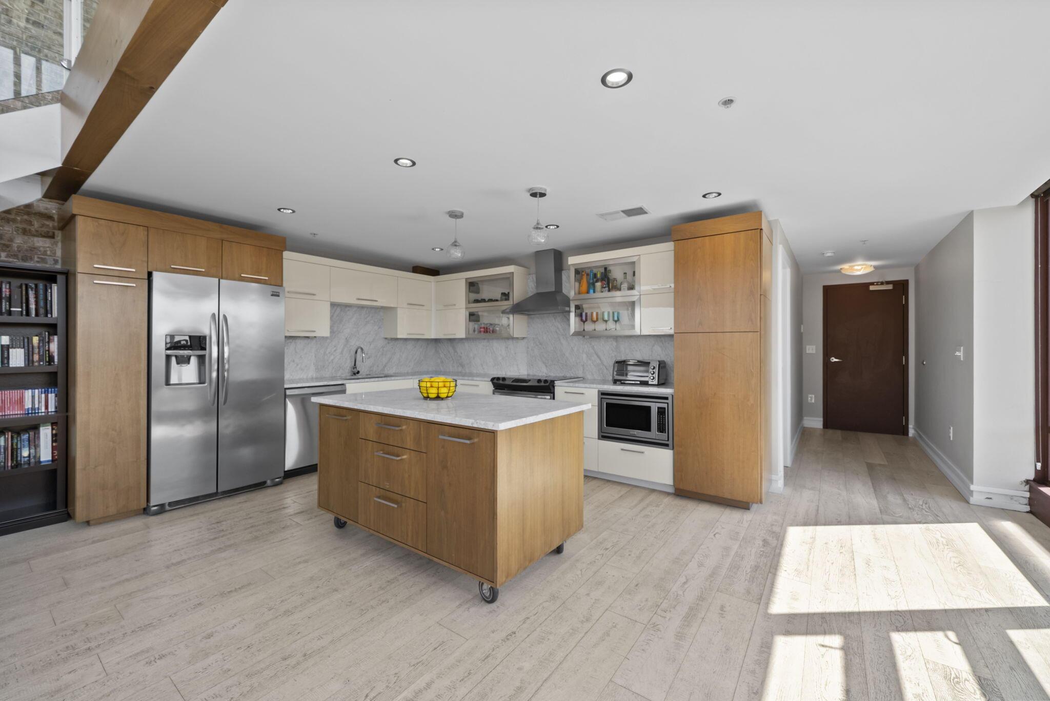 367 Auden Avenue, 302