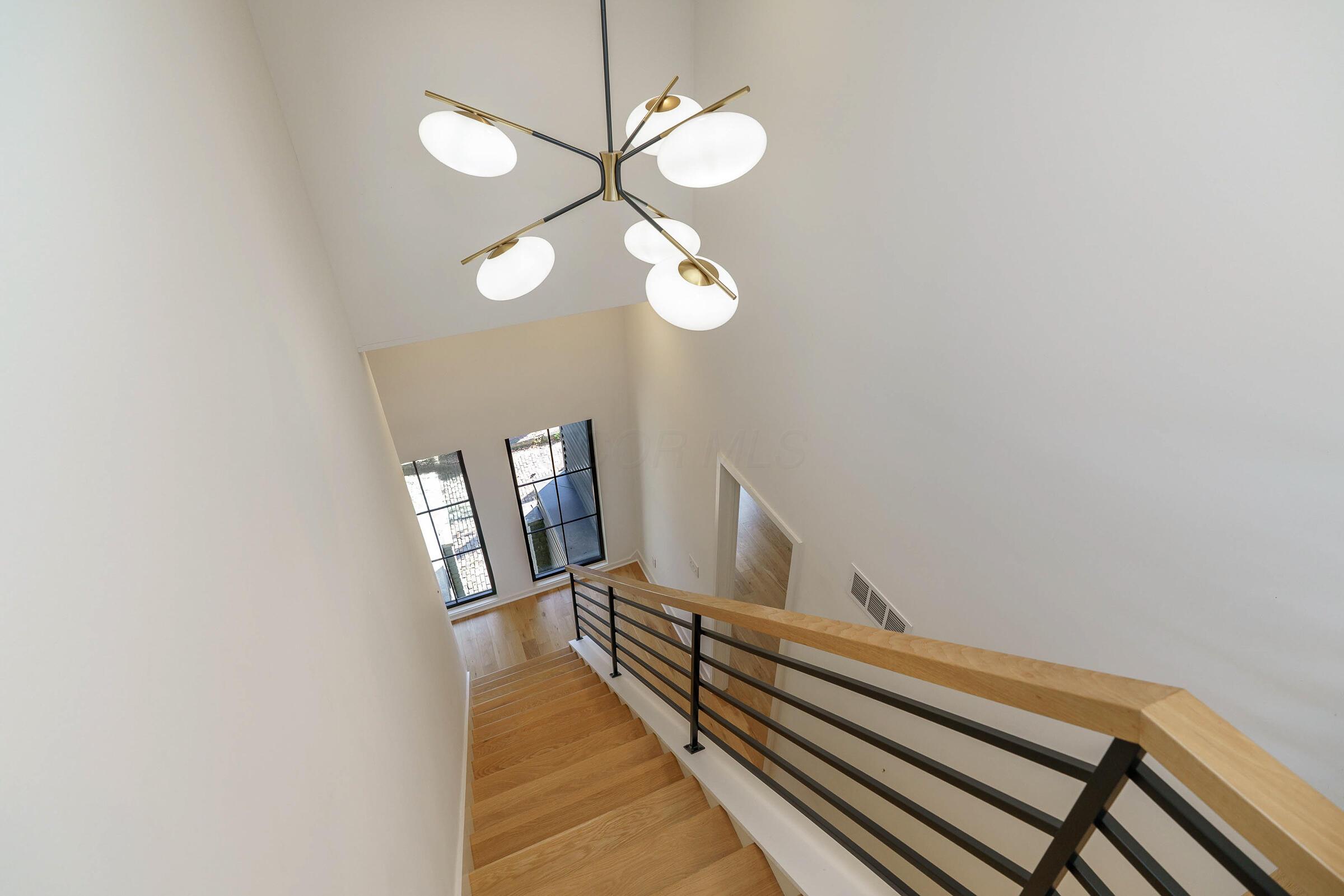 25 E Frankfort Street