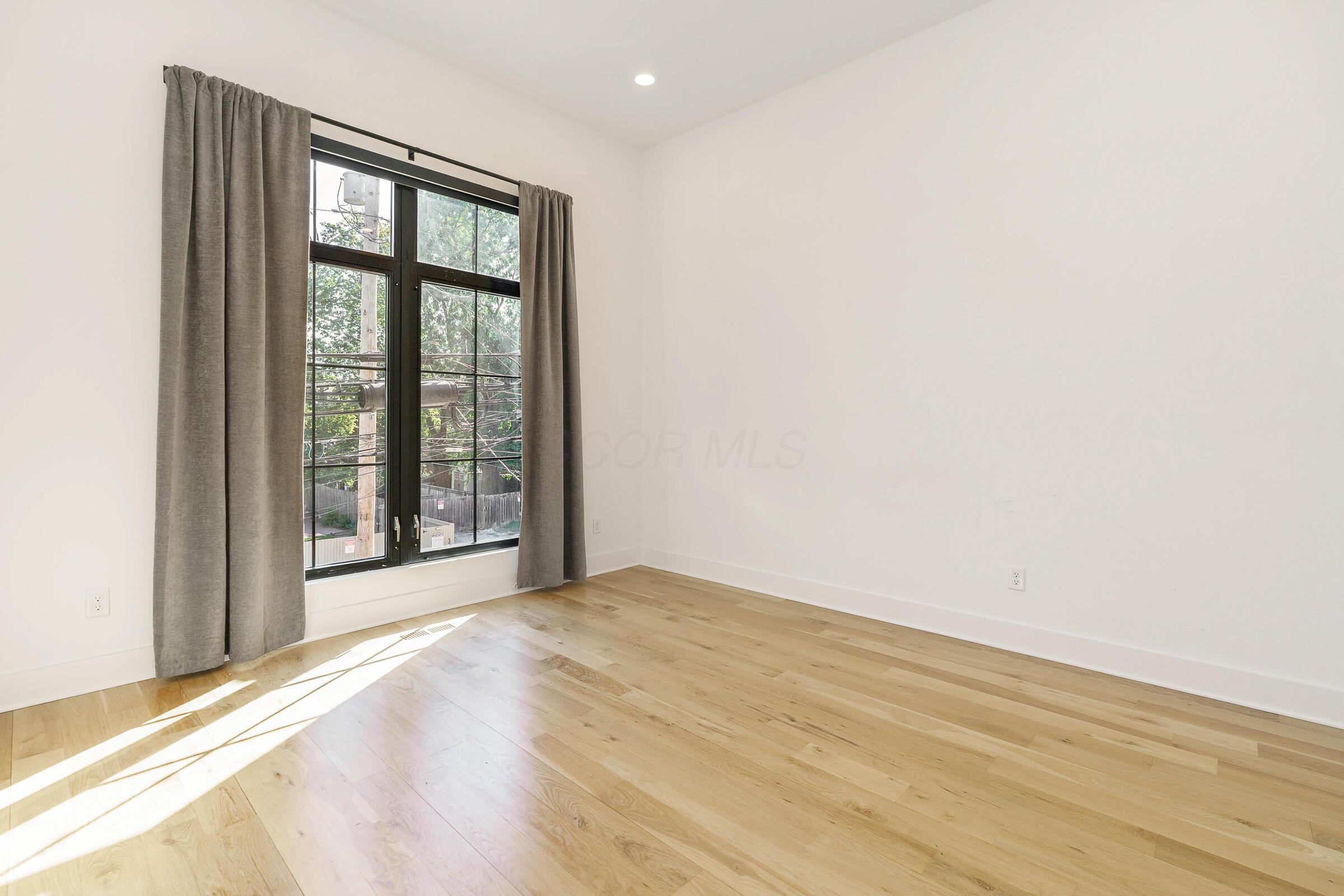 25 E Frankfort Street