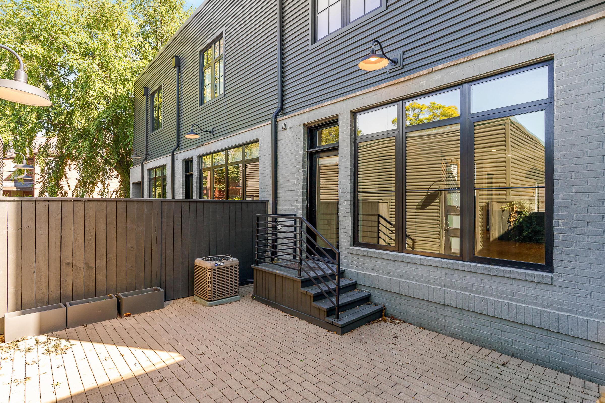 25 E Frankfort Street