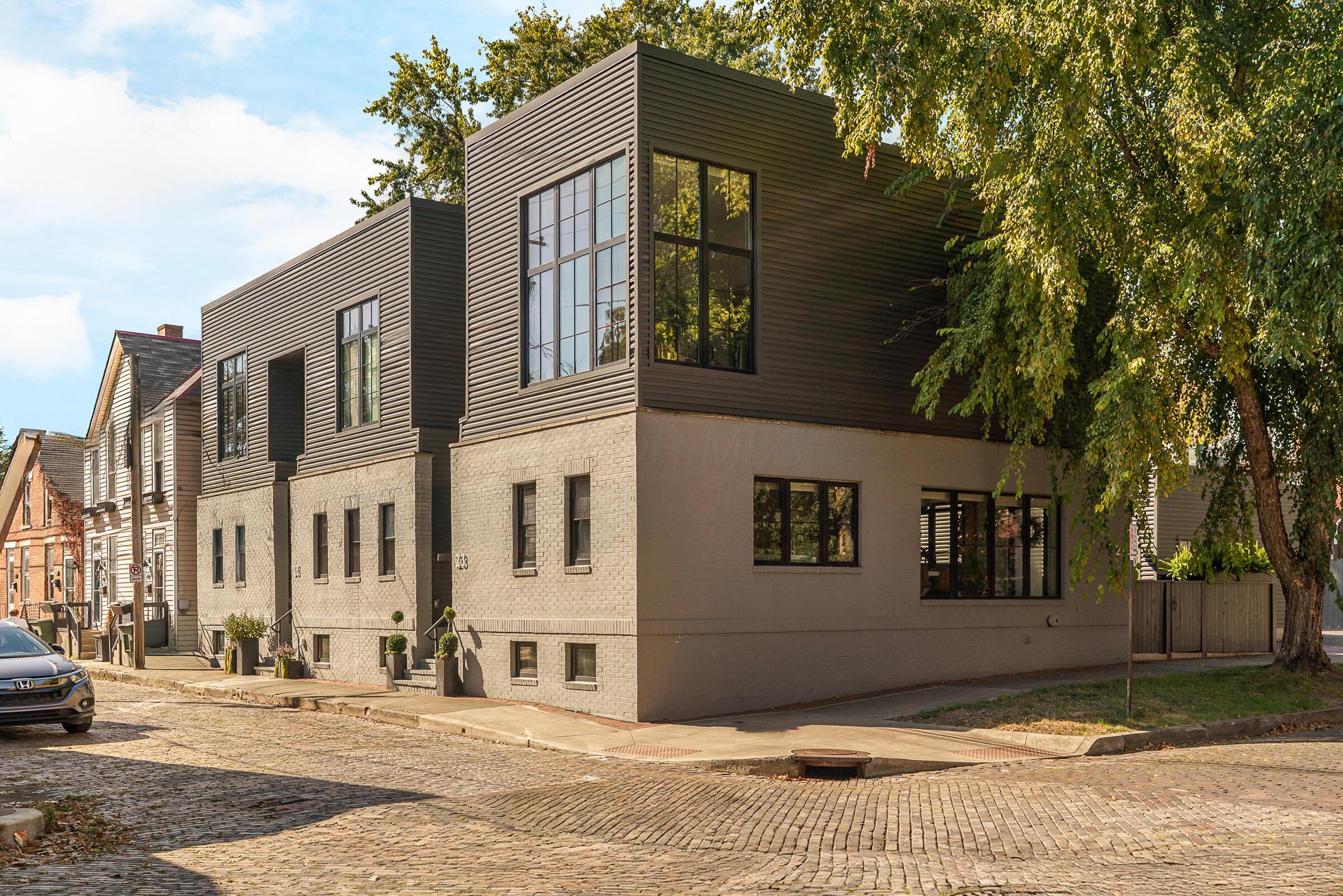 25 E Frankfort Street