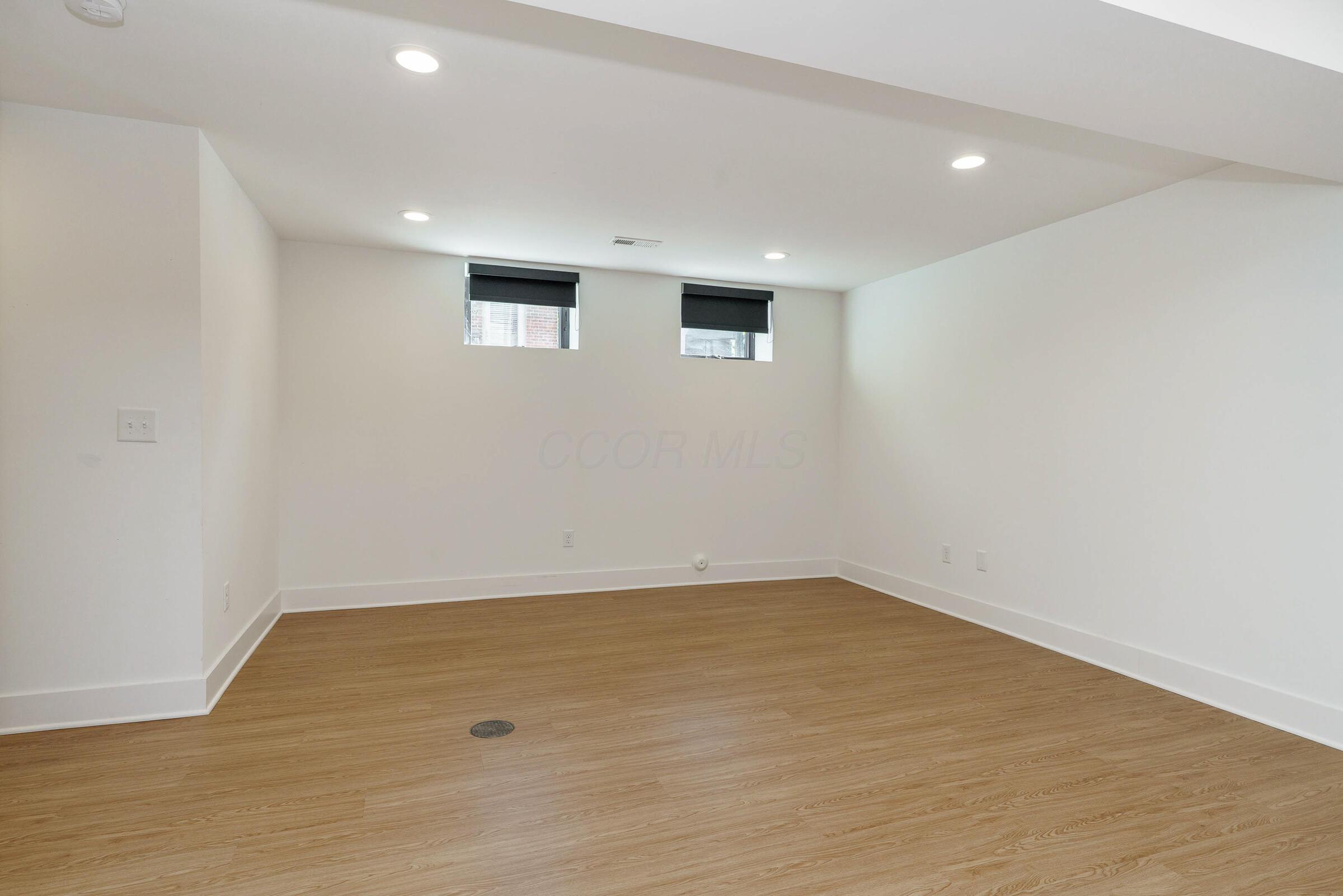 25 E Frankfort Street