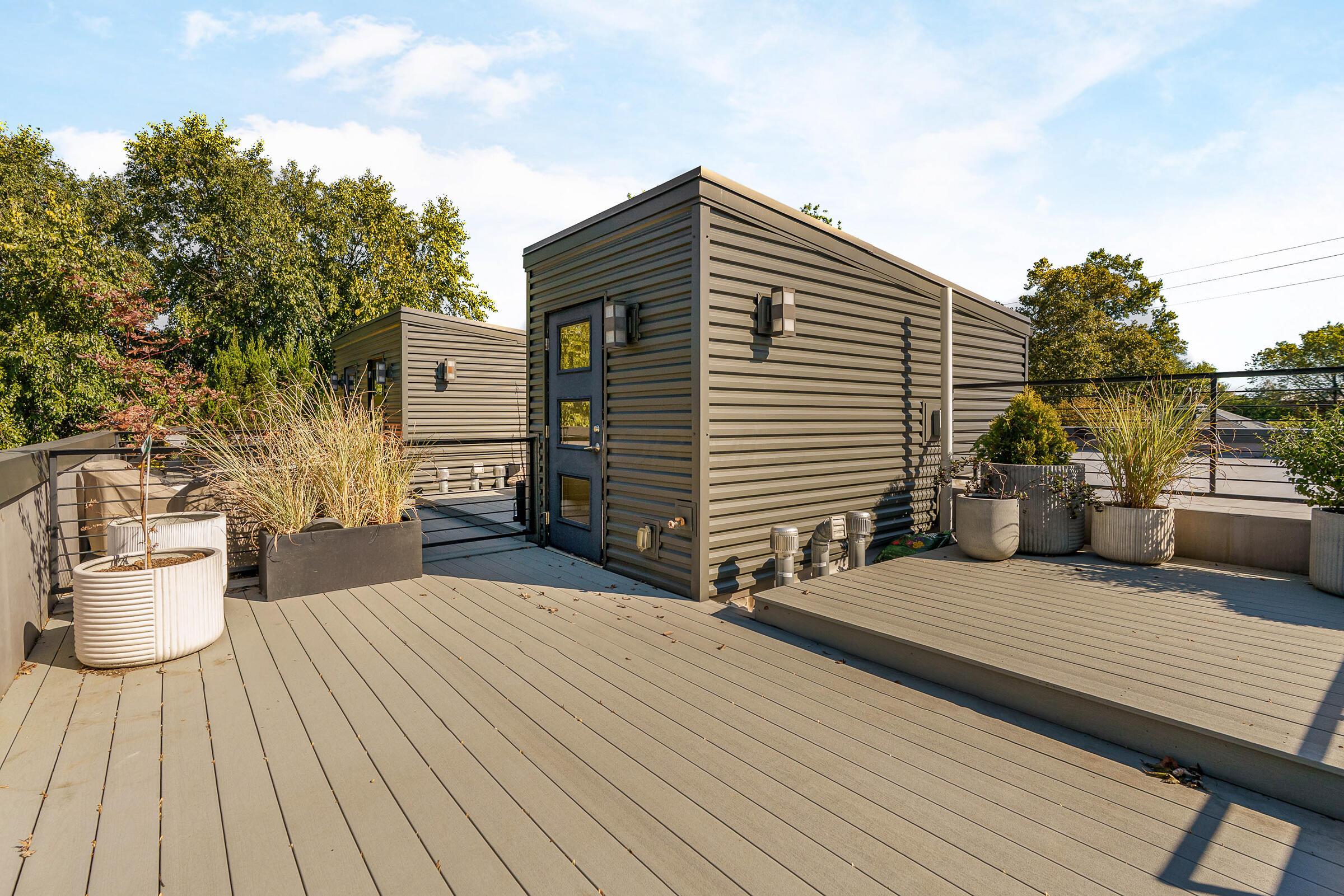 25 E Frankfort Street