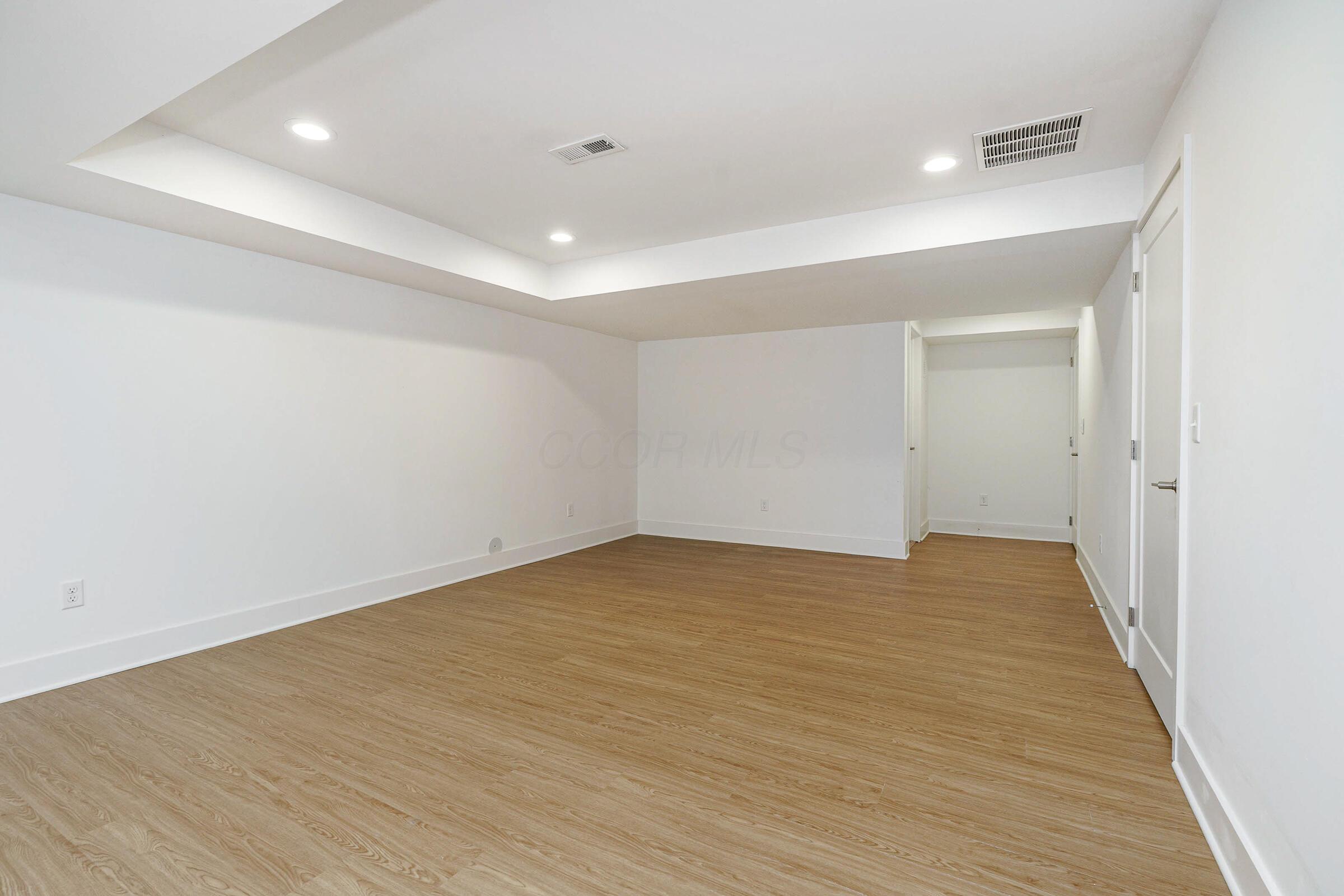 25 E Frankfort Street