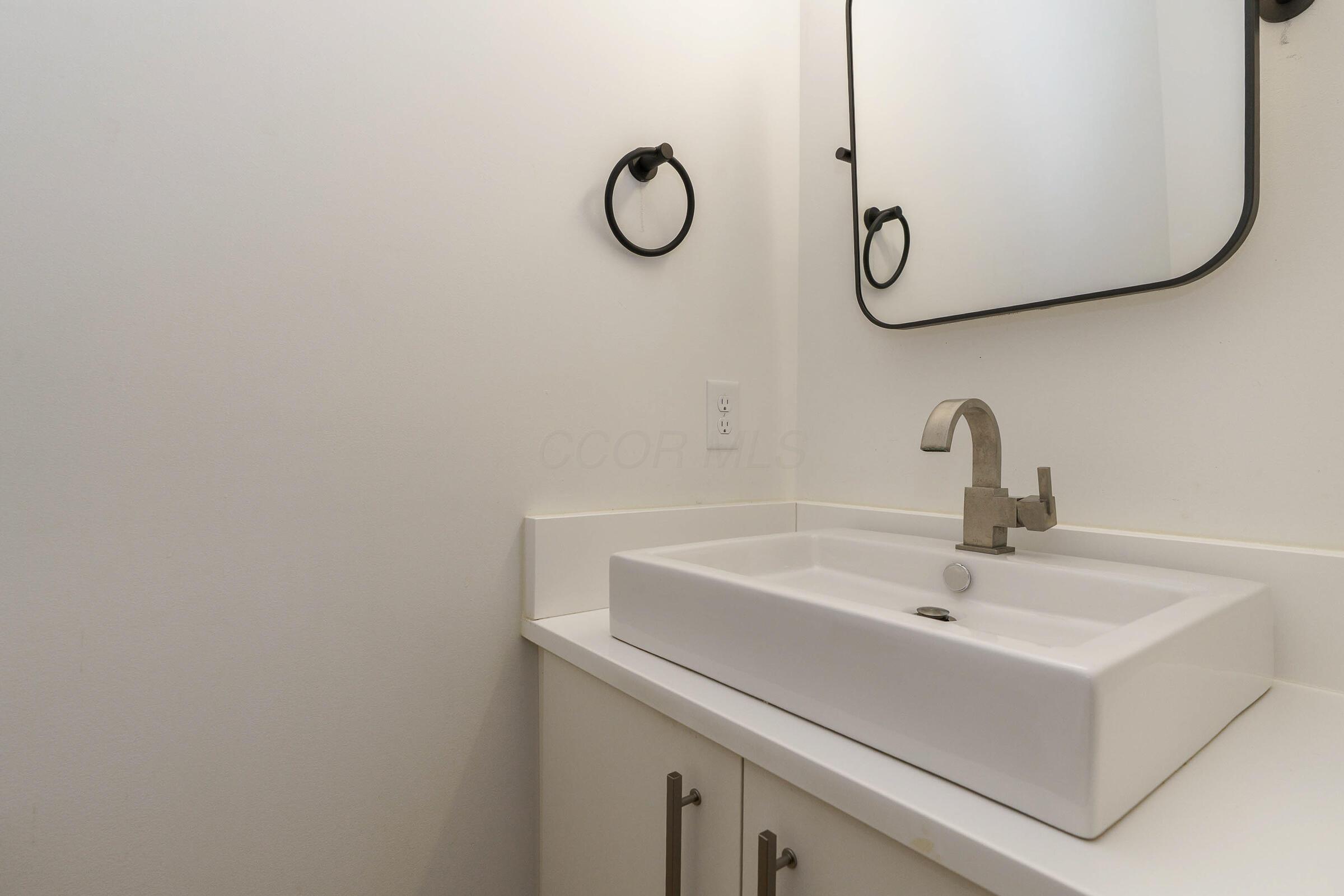 25 E Frankfort Street