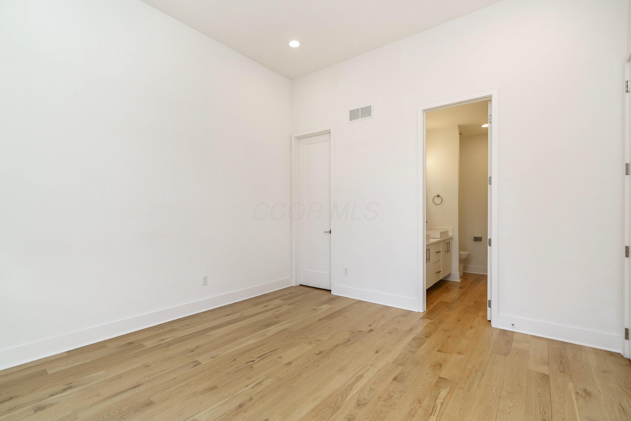 25 E Frankfort Street