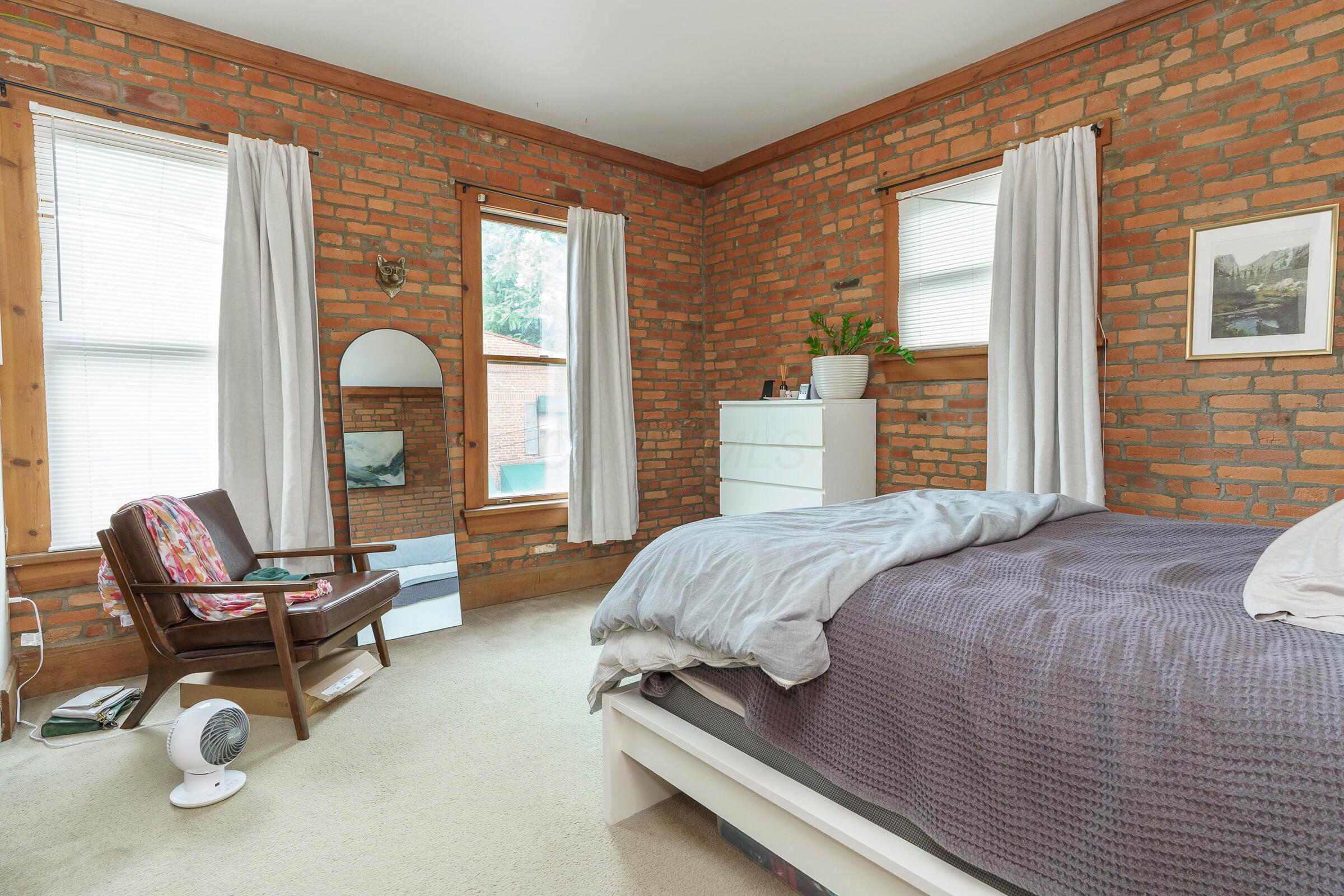 279-281 E Beck Street