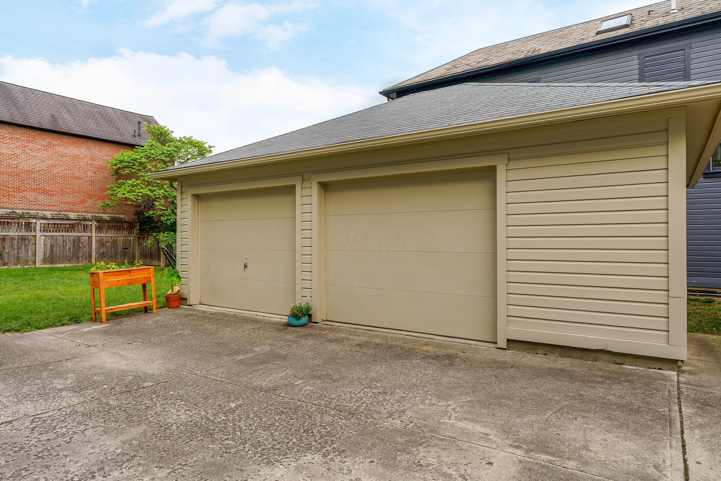 279-281 E Beck Street