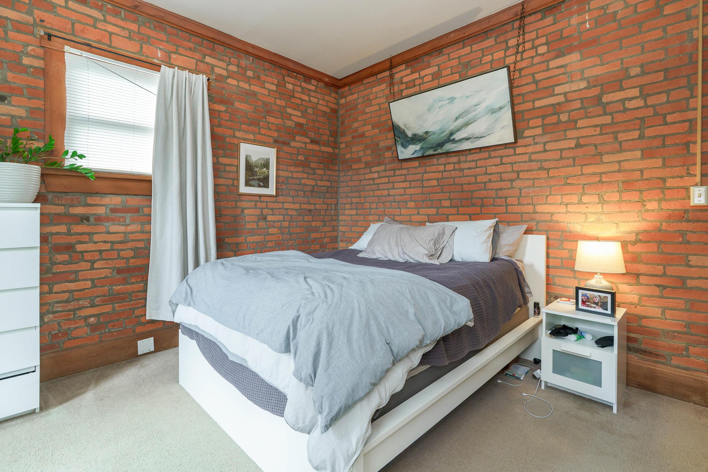 279-281 E Beck Street