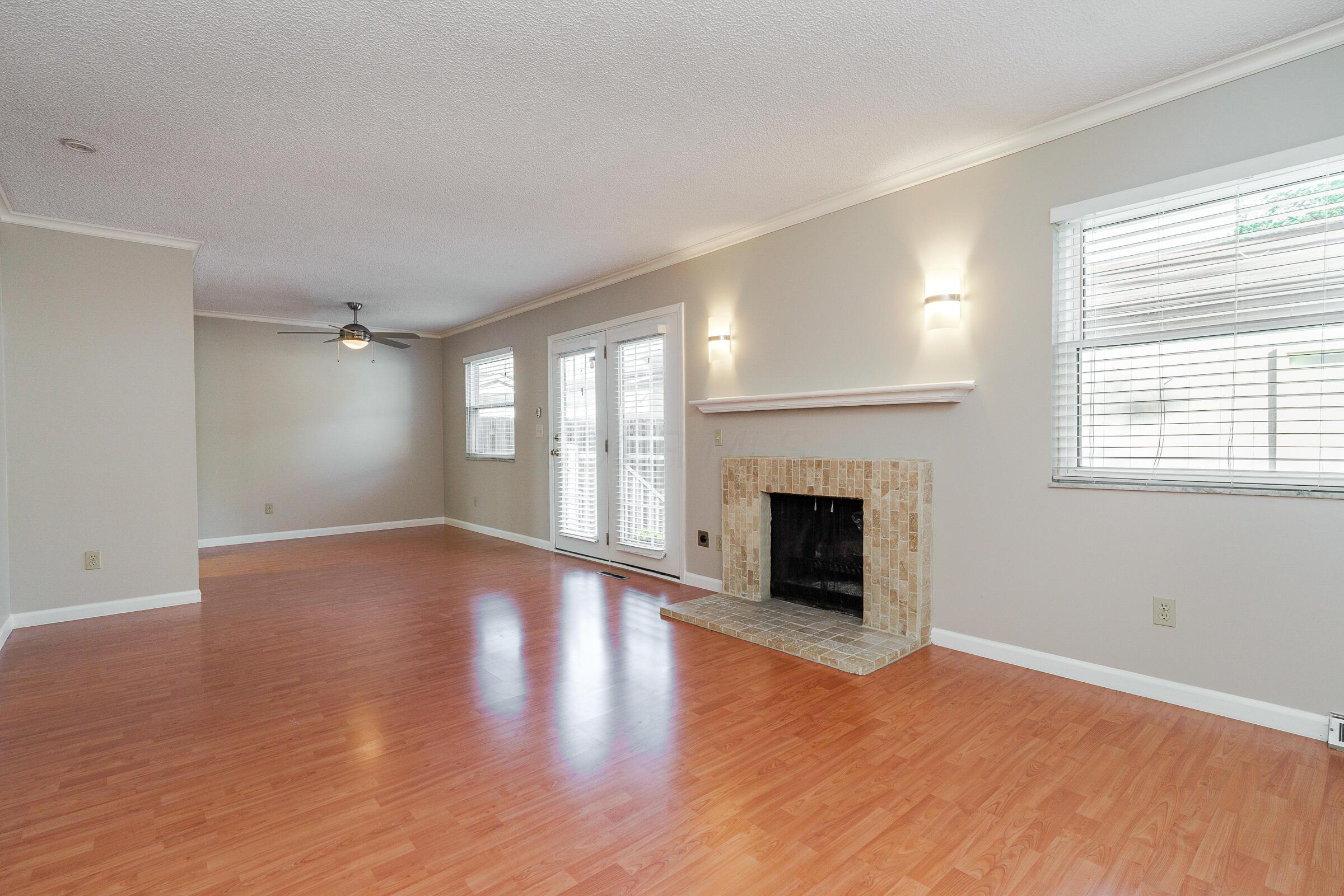 6207 Roxburgh Court, 16D, Columbus Unit: 16D