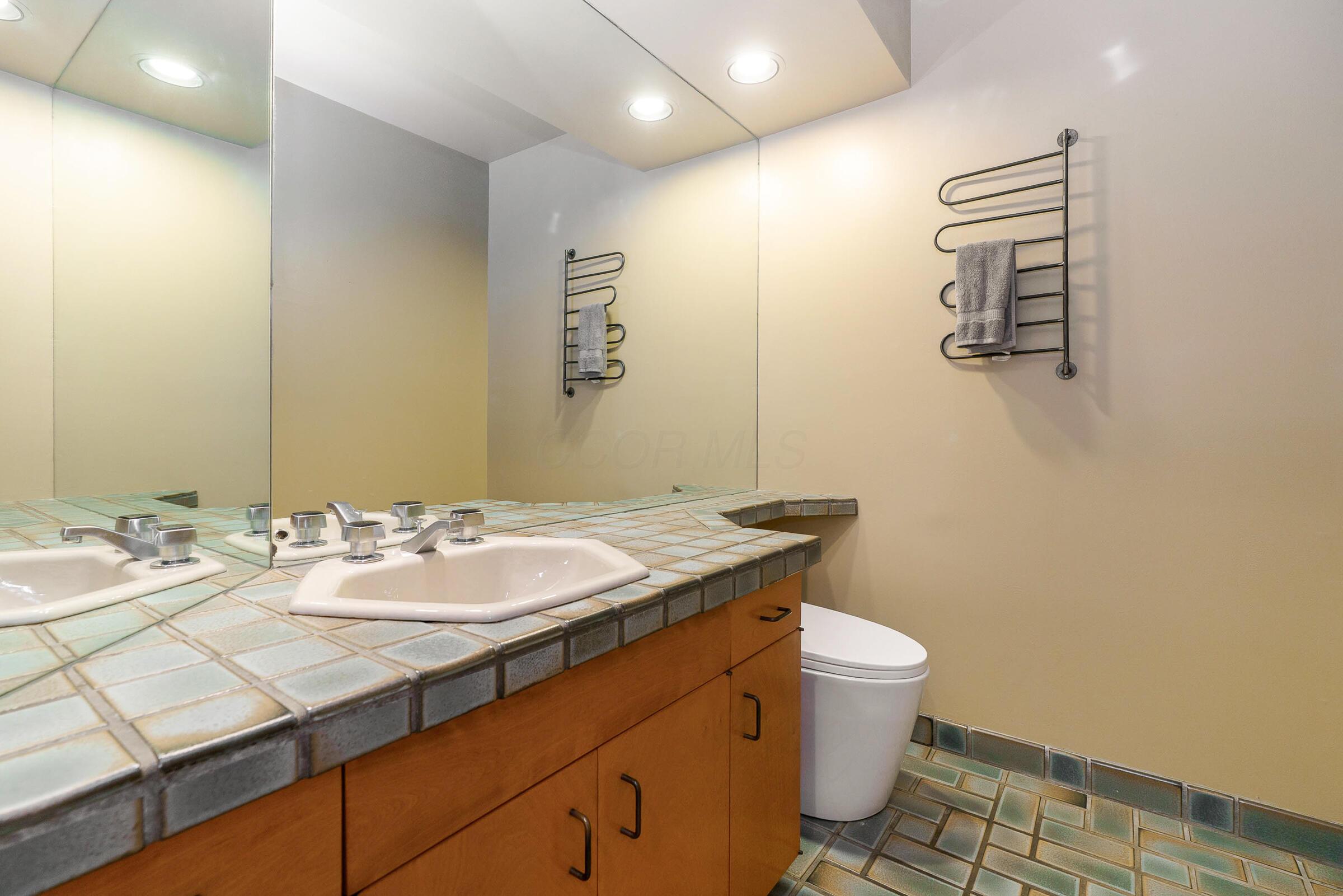 1037 Ravine Ridge Drive, Columbus