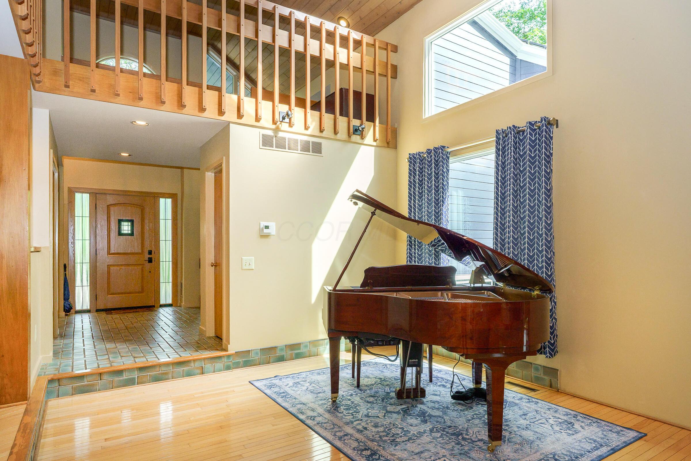 1037 Ravine Ridge Drive, Columbus