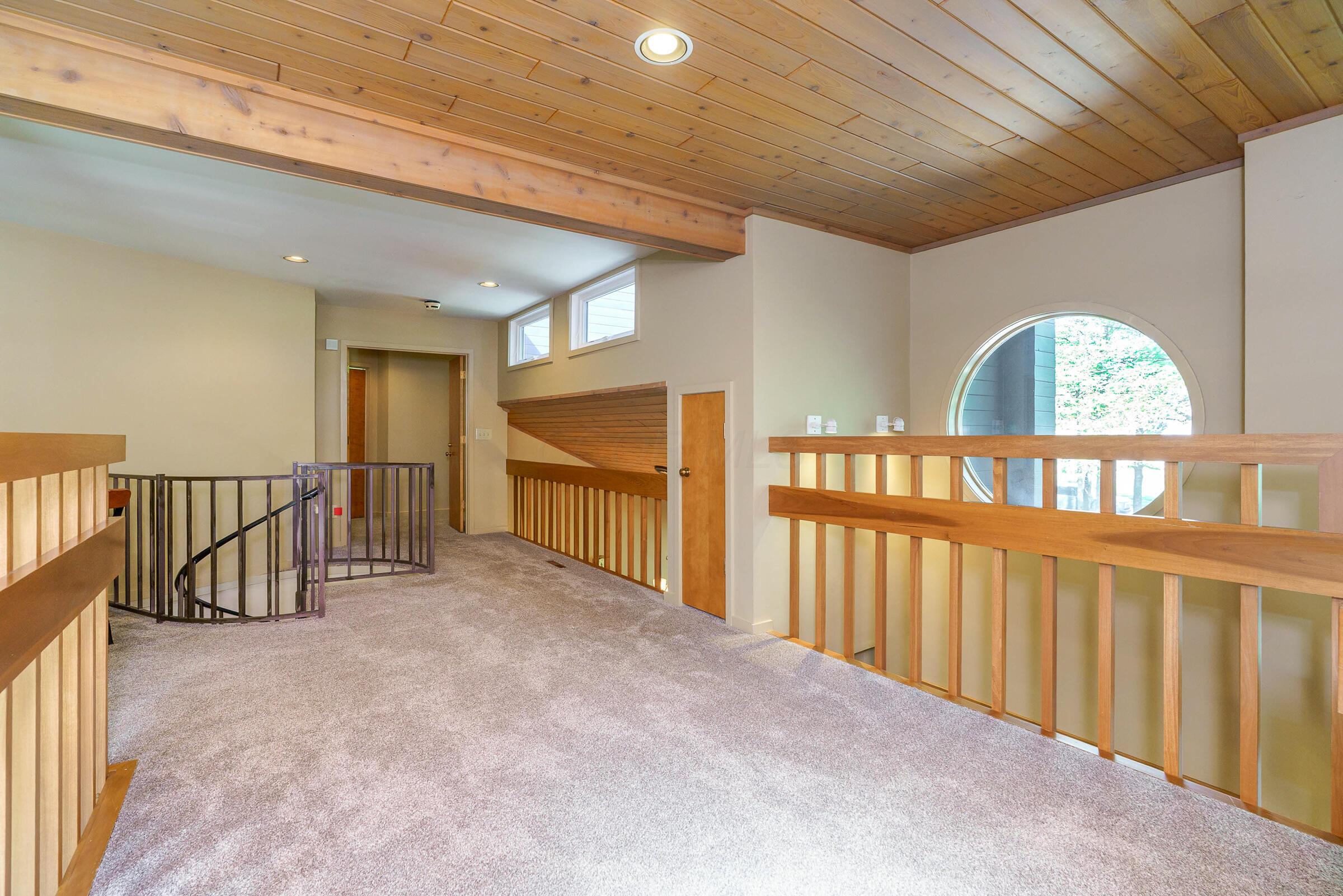 1037 Ravine Ridge Drive, Columbus