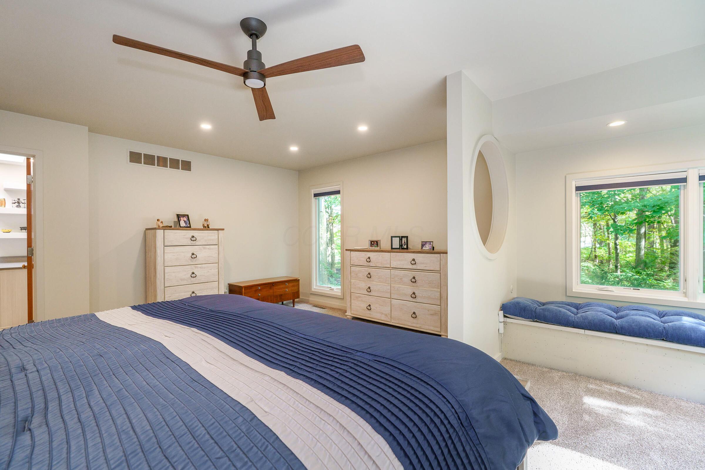 1037 Ravine Ridge Drive, Columbus