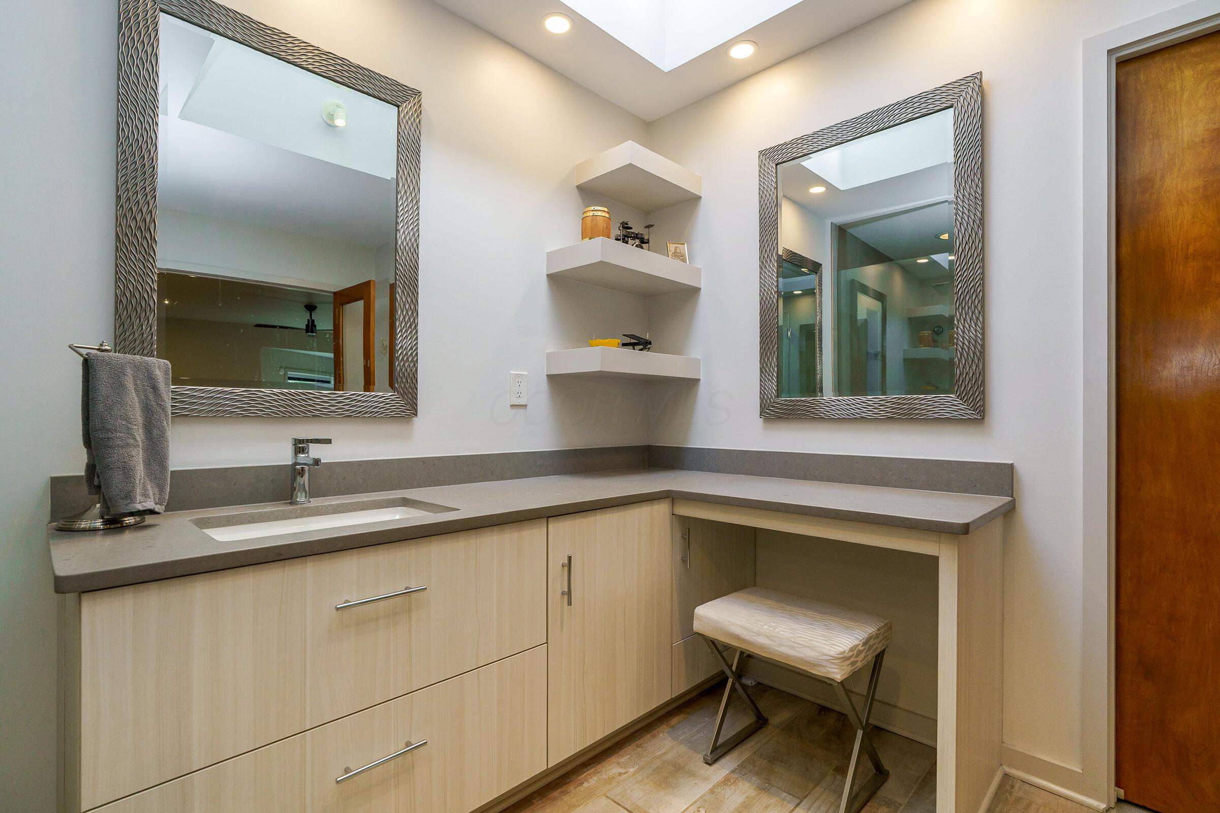 1037 Ravine Ridge Drive, Columbus