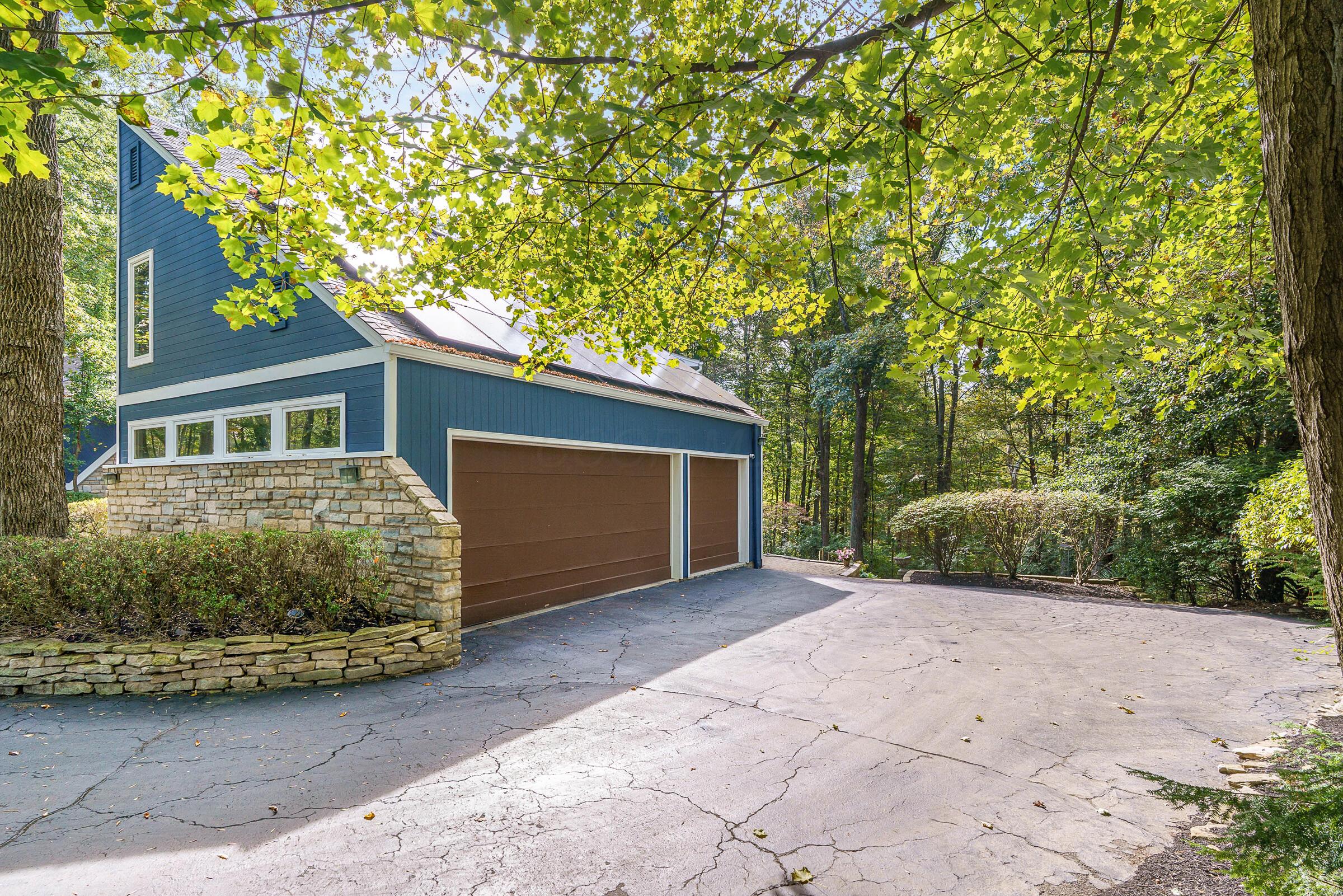 1037 Ravine Ridge Drive, Columbus