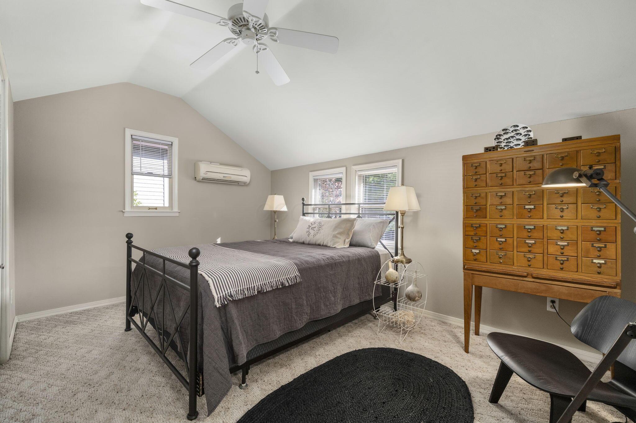 307 E Sycamore Street