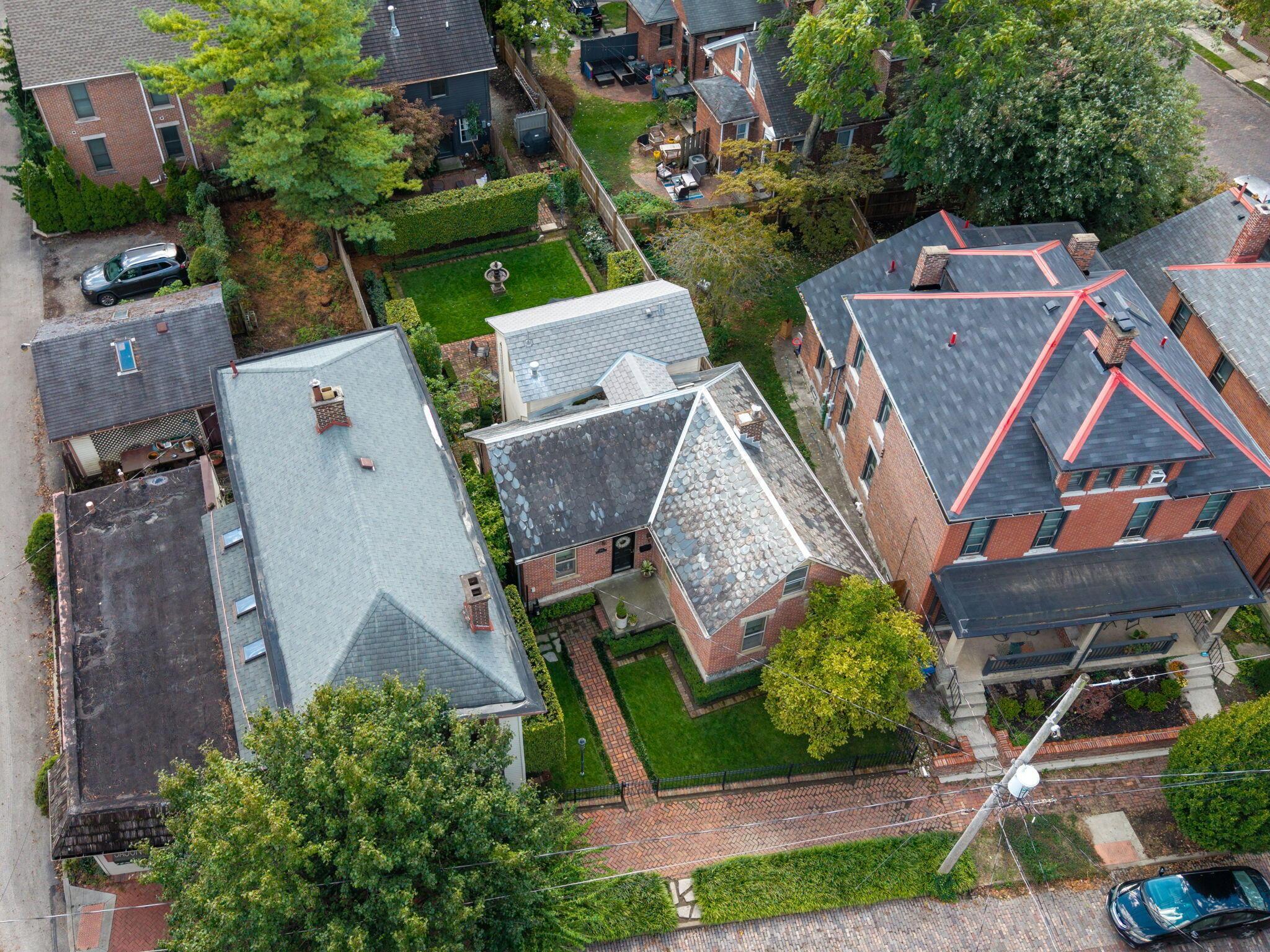 307 E Sycamore Street