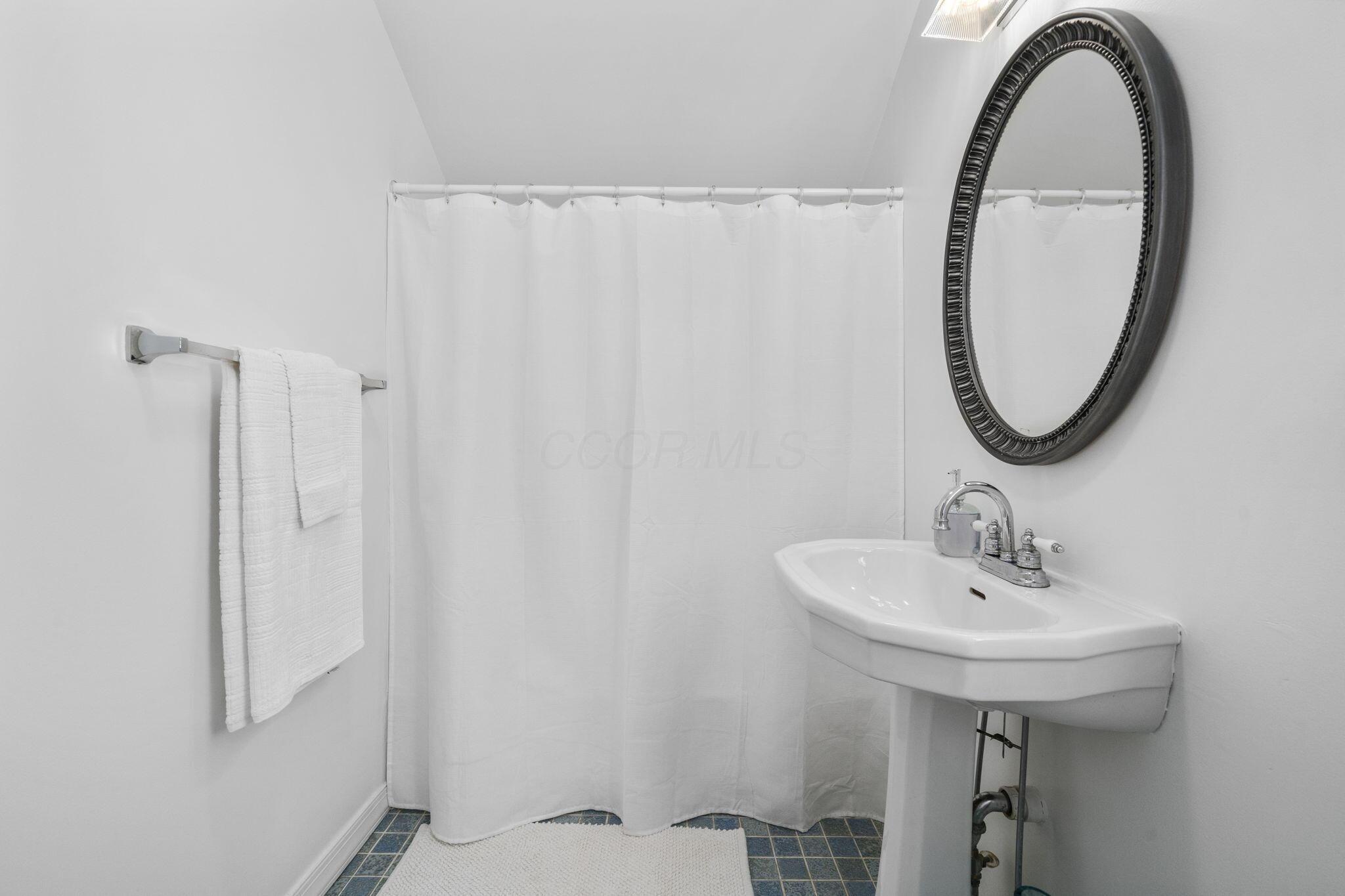 307 E Sycamore Street