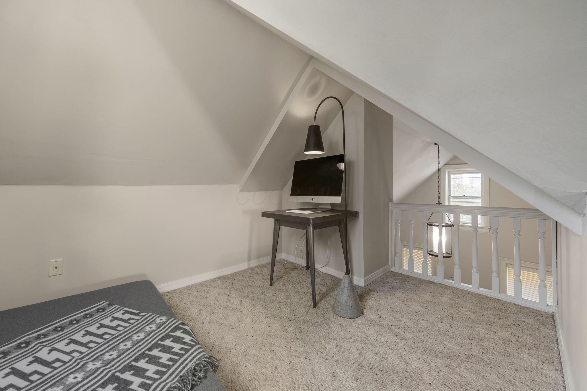 307 E Sycamore Street