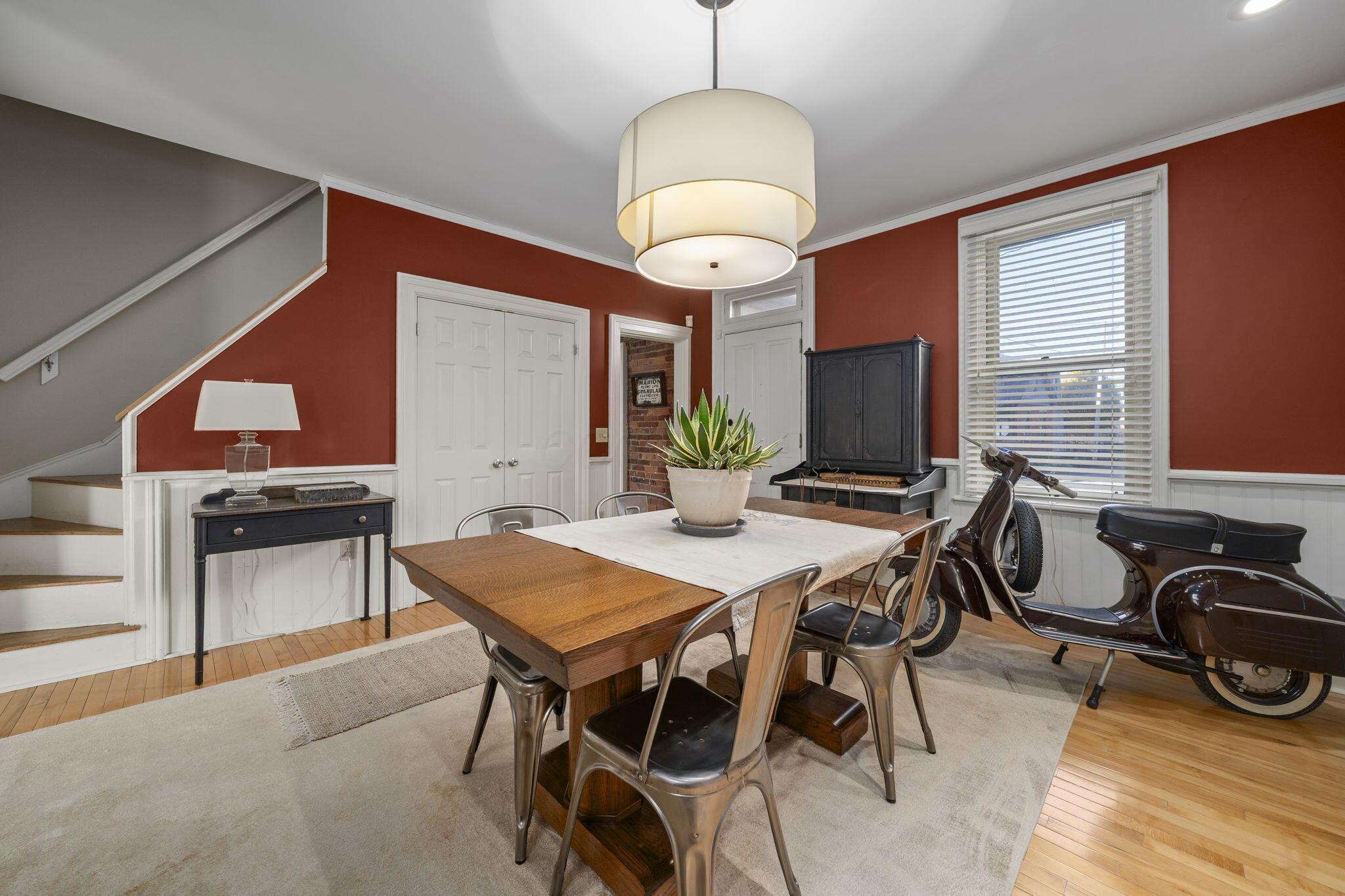 307 E Sycamore Street