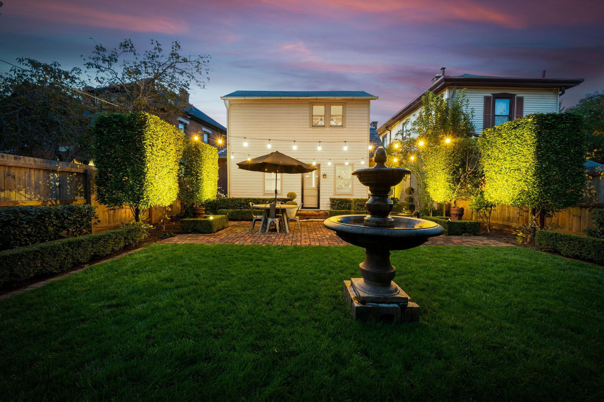 307 E Sycamore Street