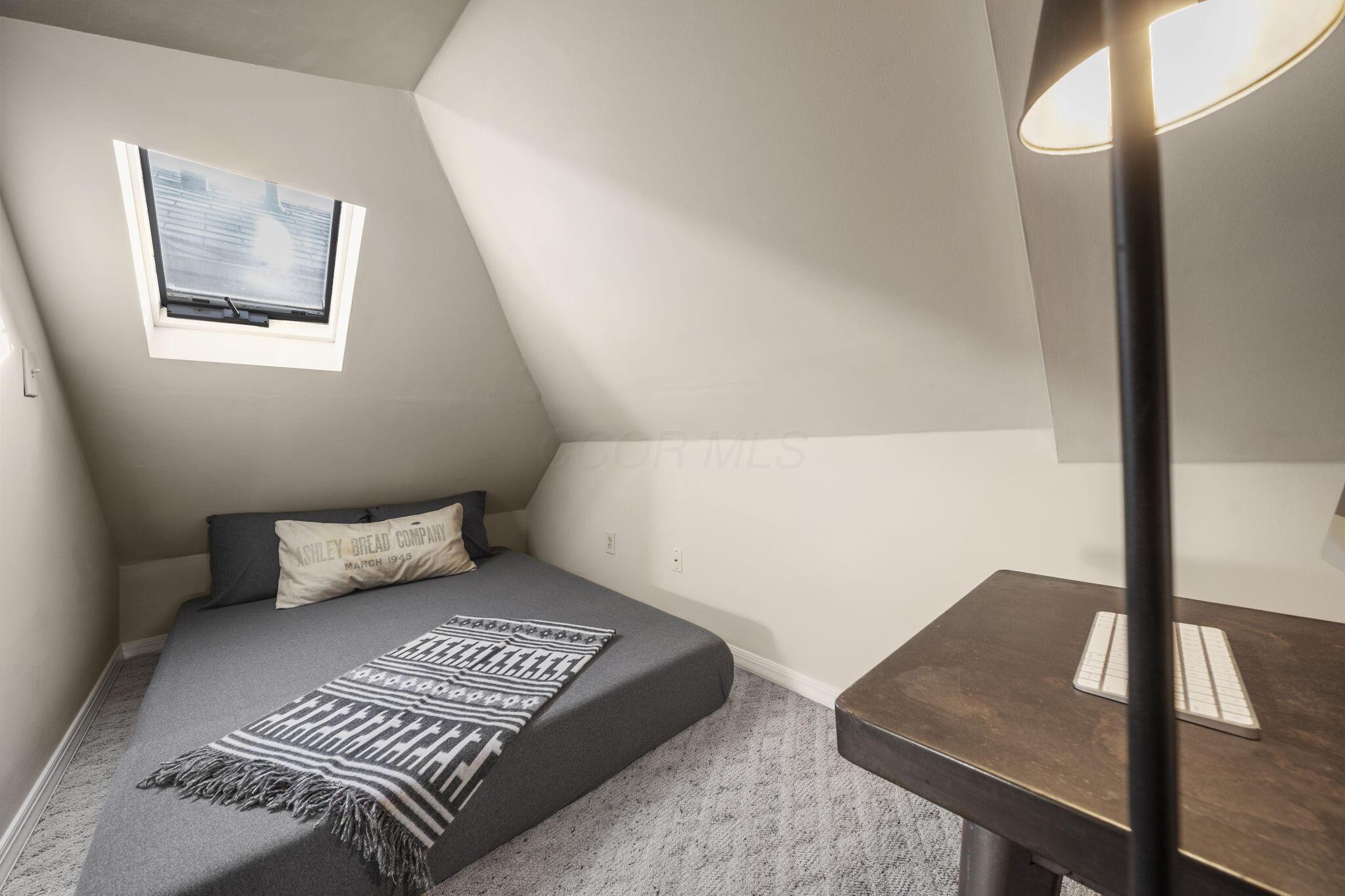 307 E Sycamore Street