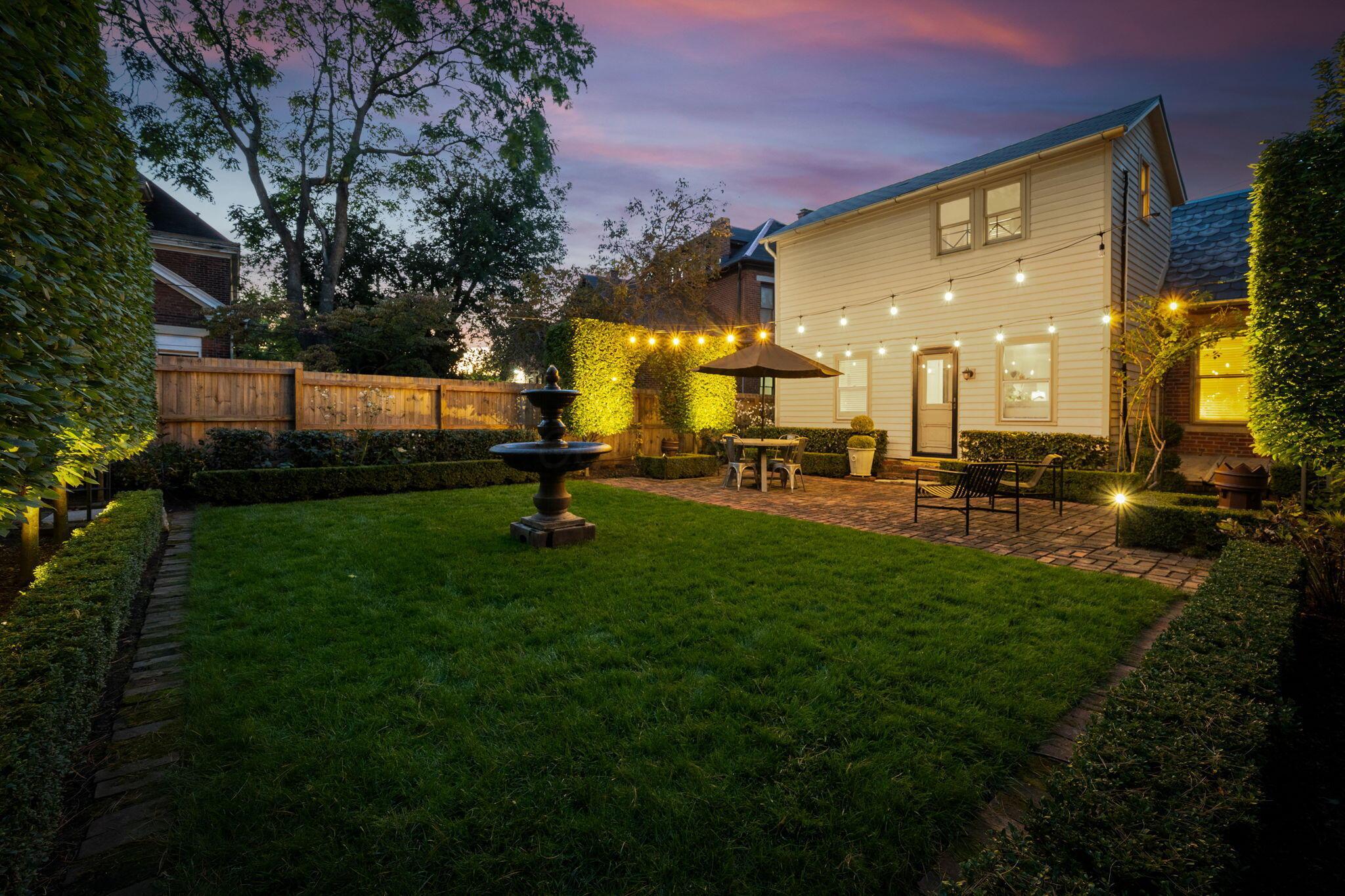 307 E Sycamore Street