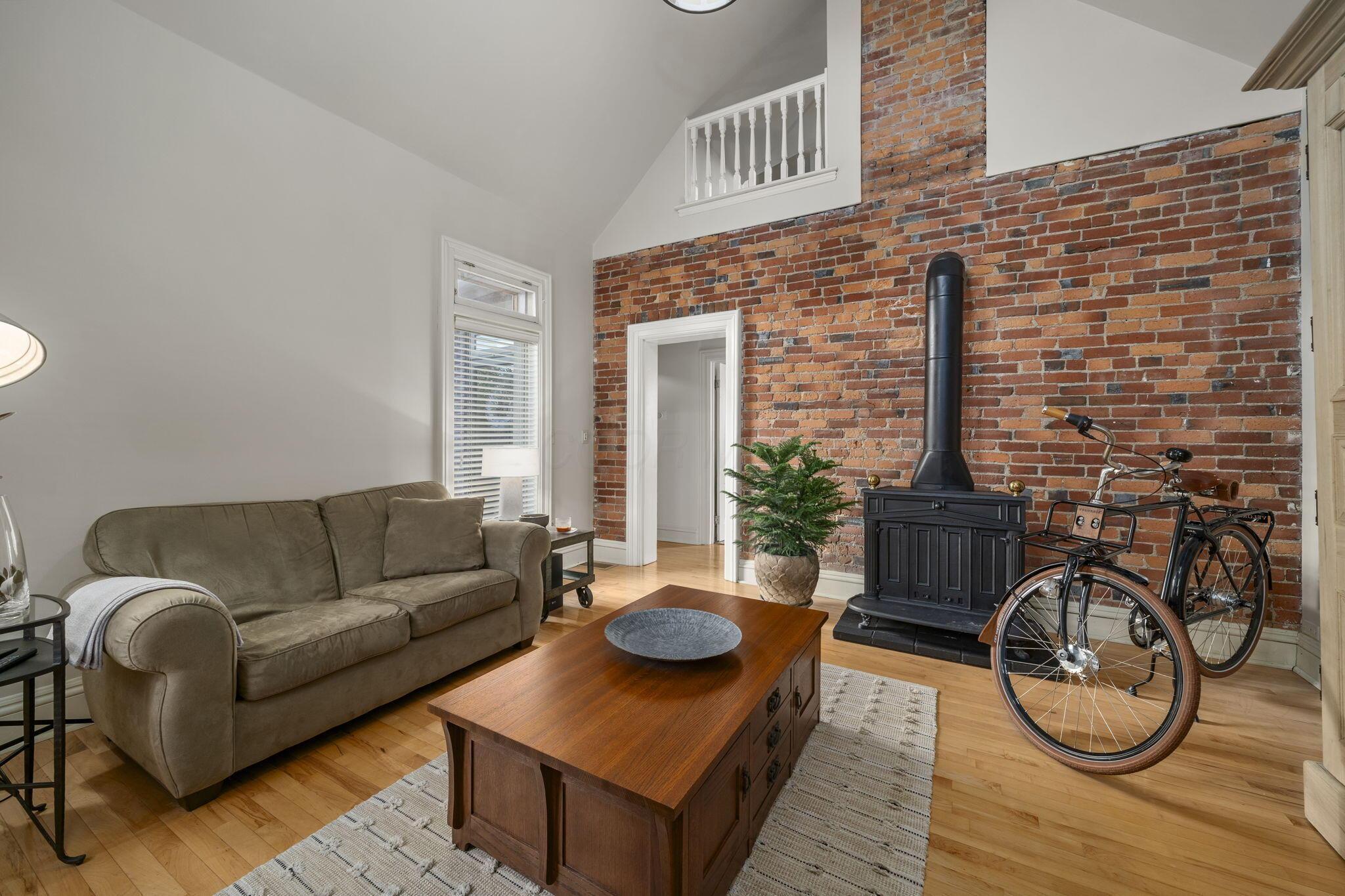 307 E Sycamore Street