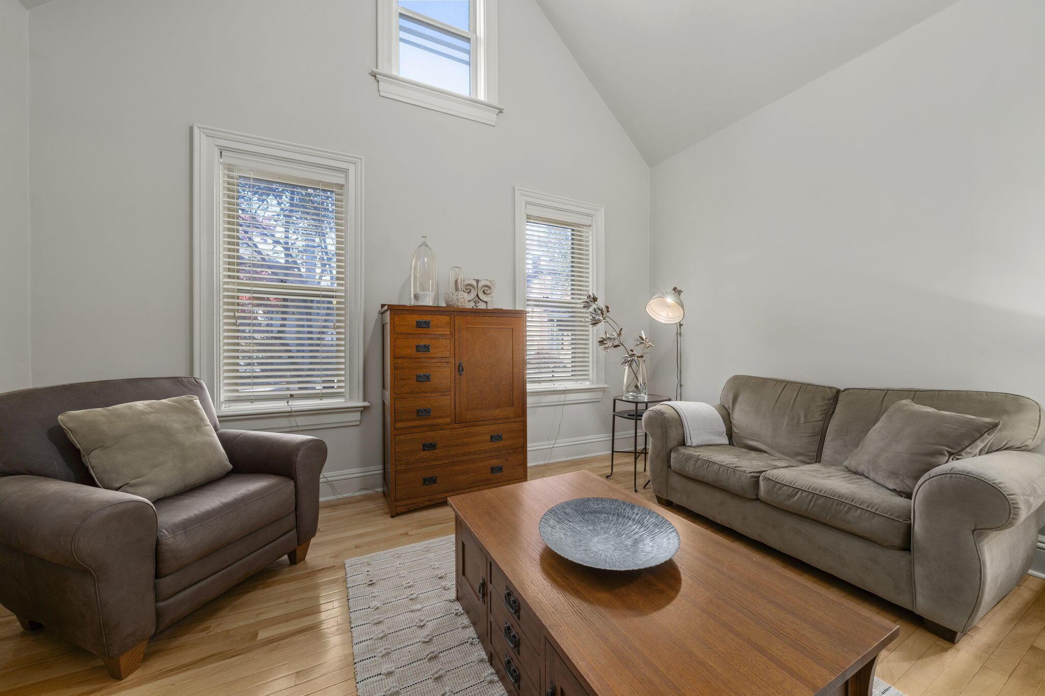 307 E Sycamore Street