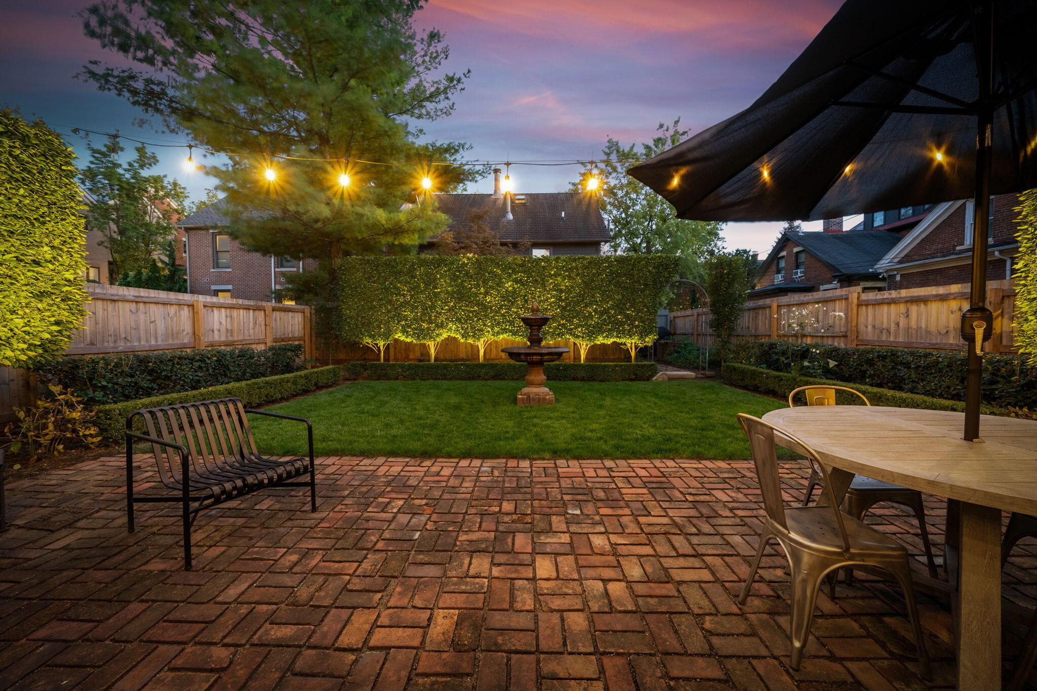 307 E Sycamore Street