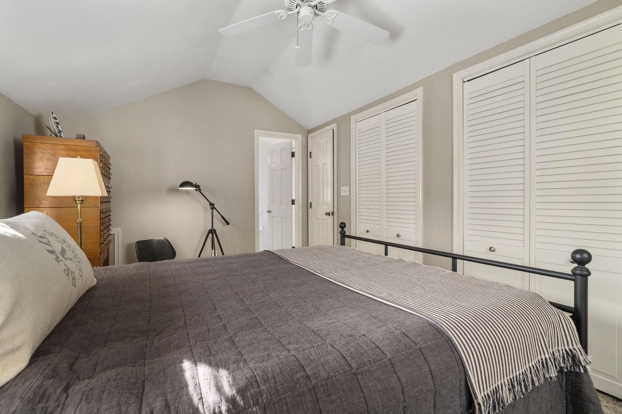 307 E Sycamore Street