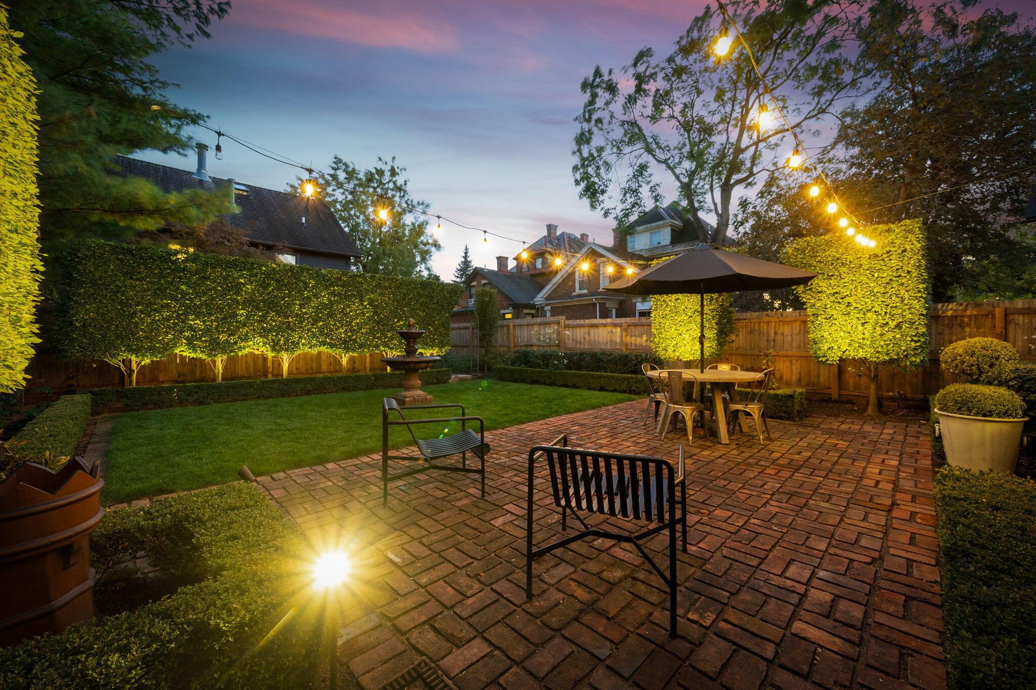 307 E Sycamore Street