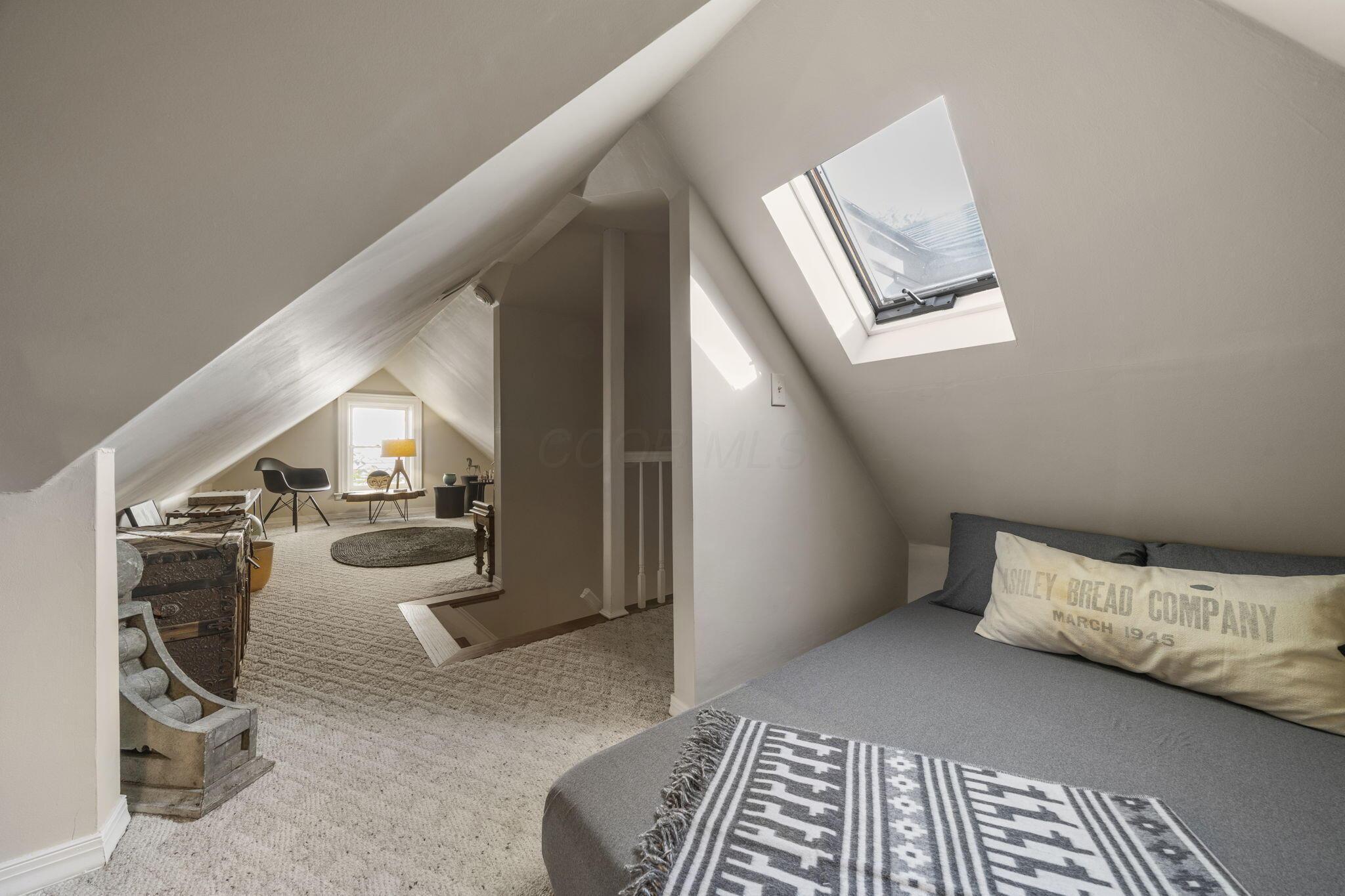 307 E Sycamore Street