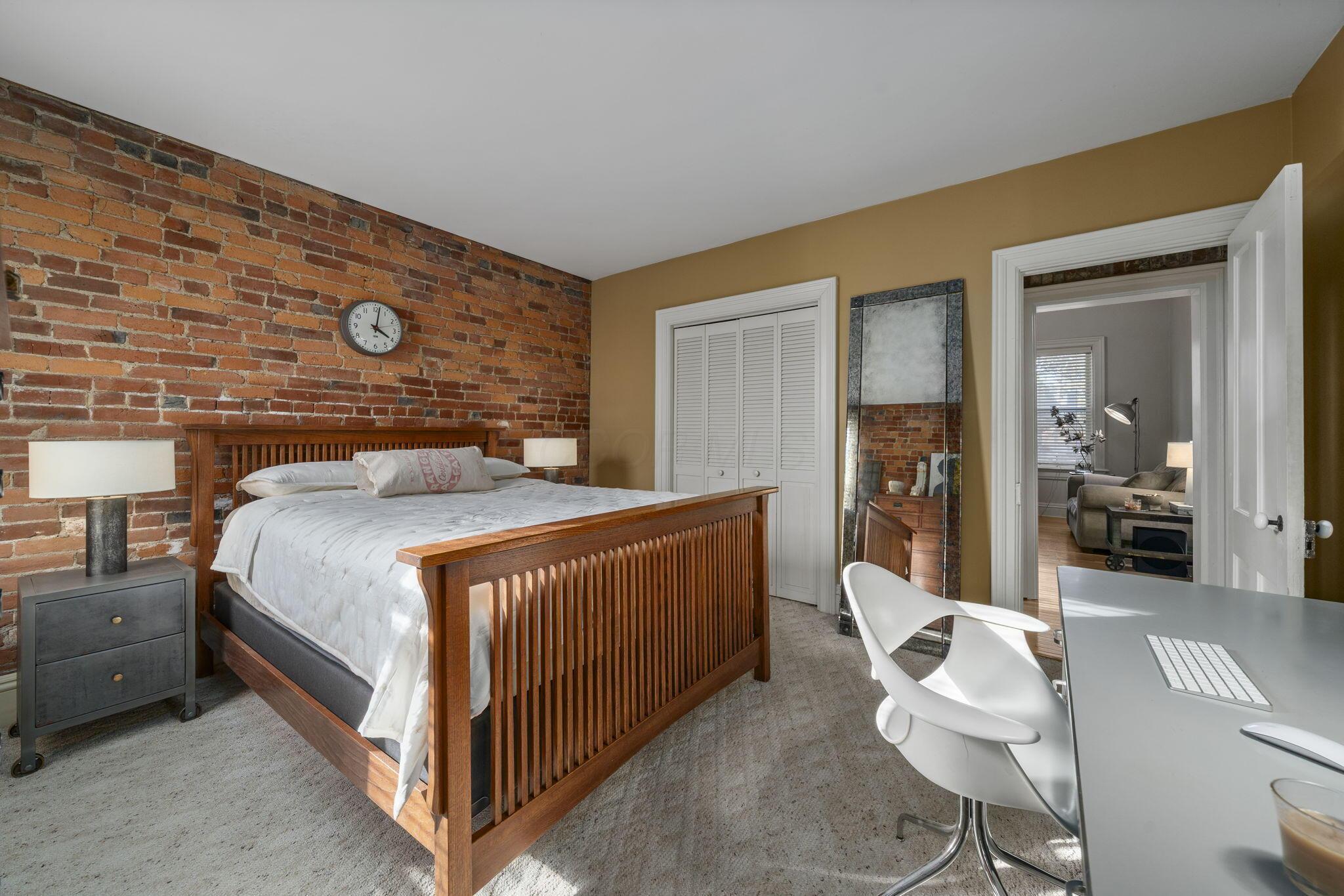 307 E Sycamore Street