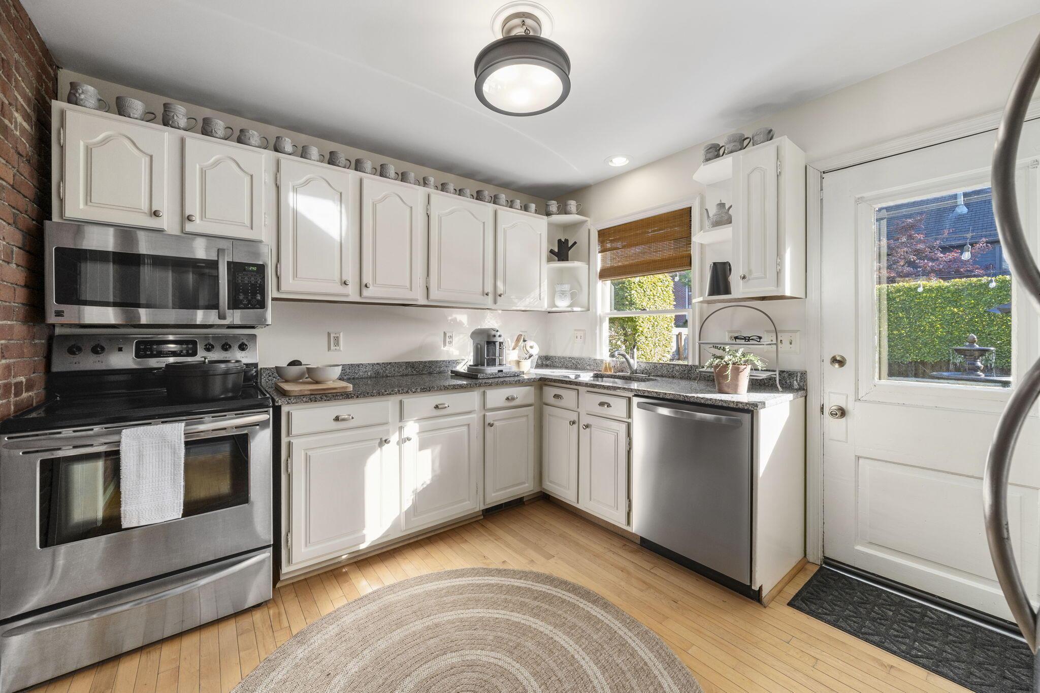 307 E Sycamore Street