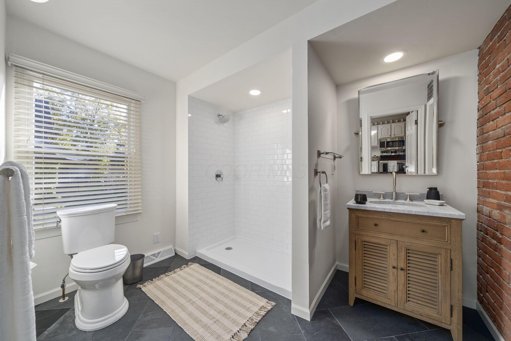 307 E Sycamore Street