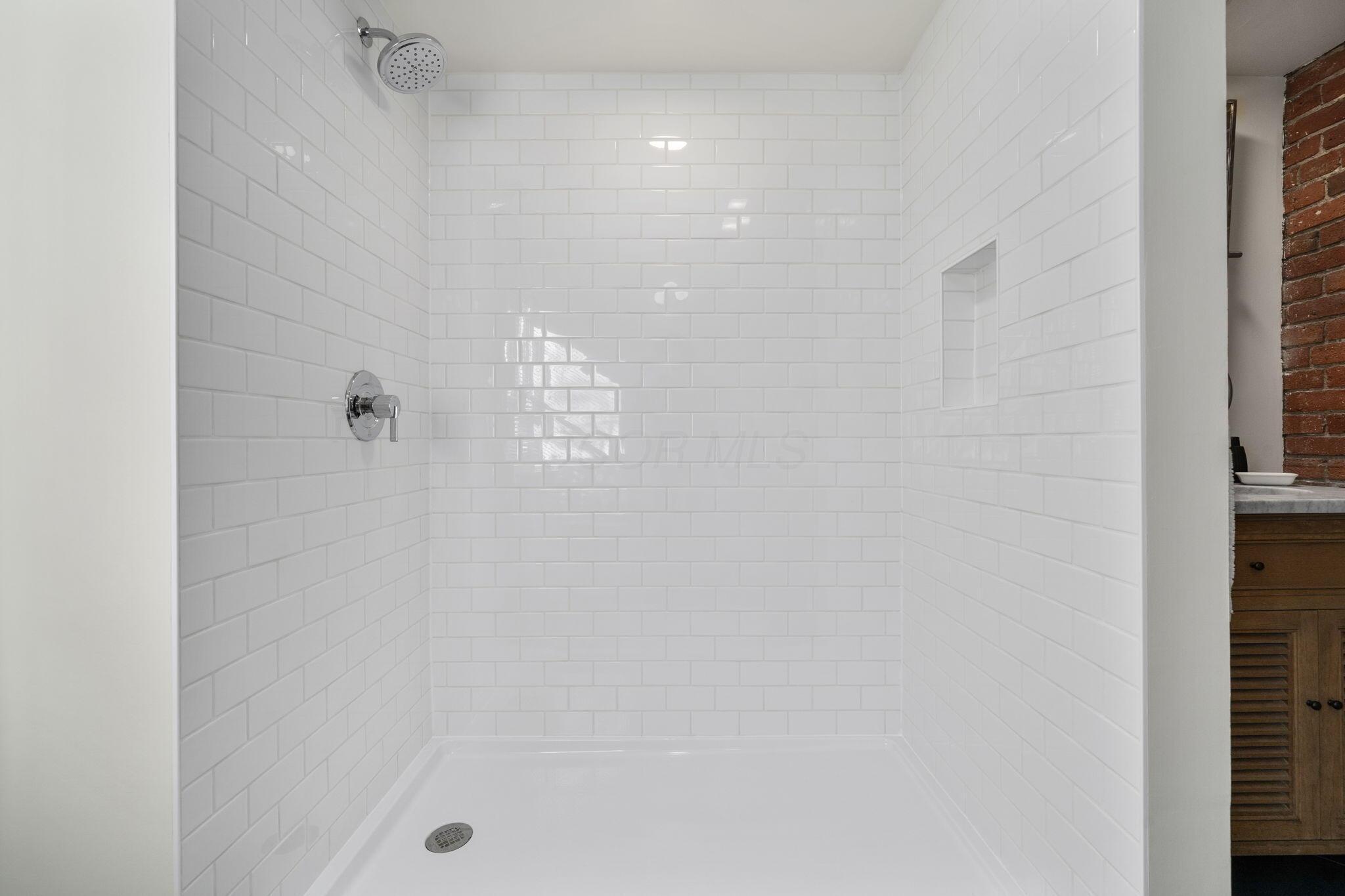 307 E Sycamore Street