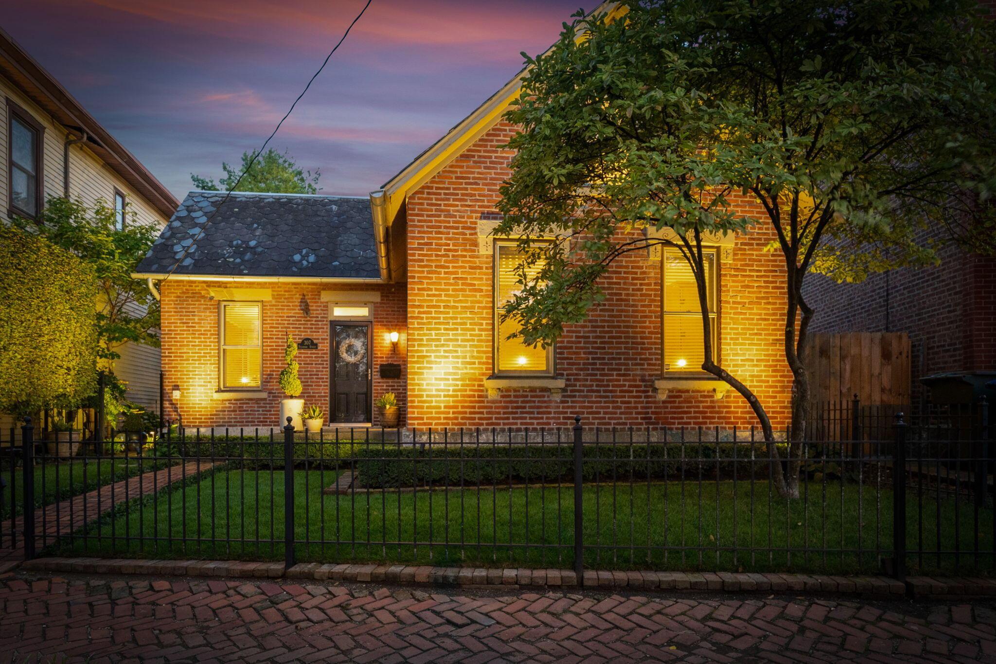 307 E Sycamore Street