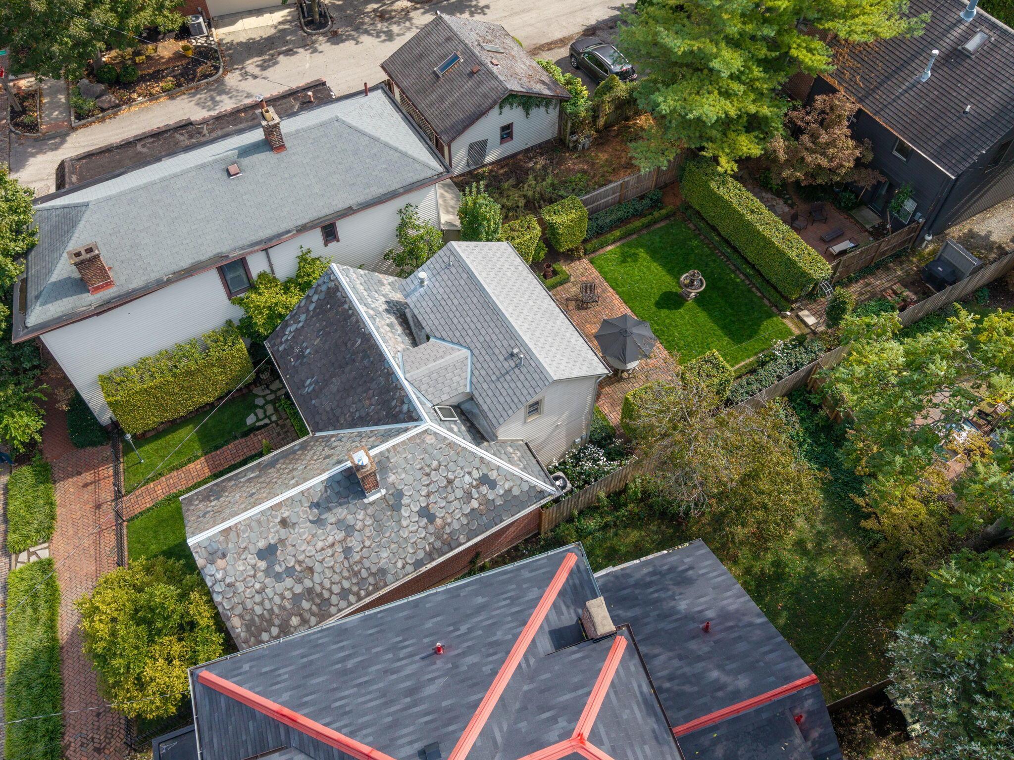 307 E Sycamore Street