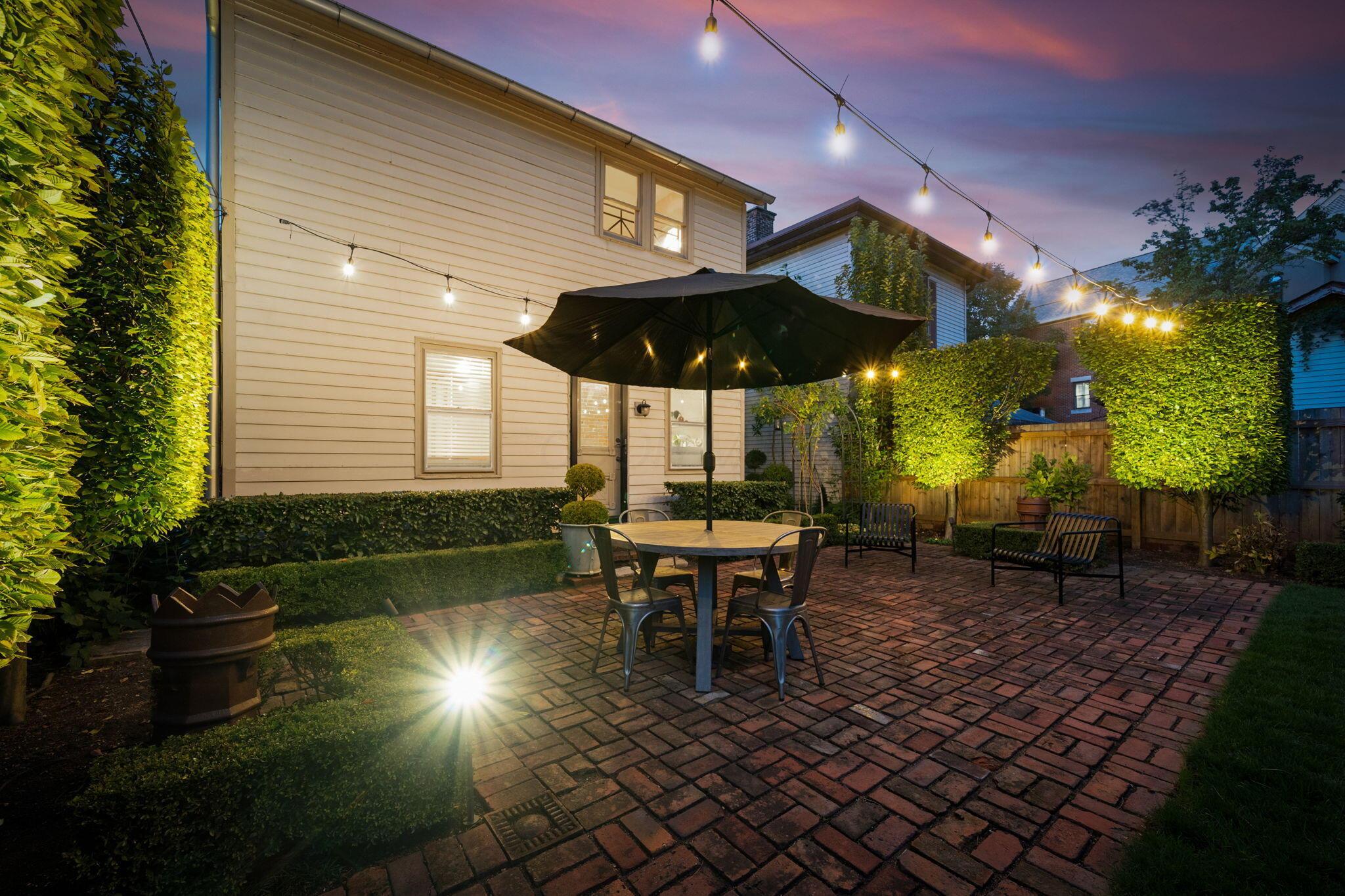 307 E Sycamore Street